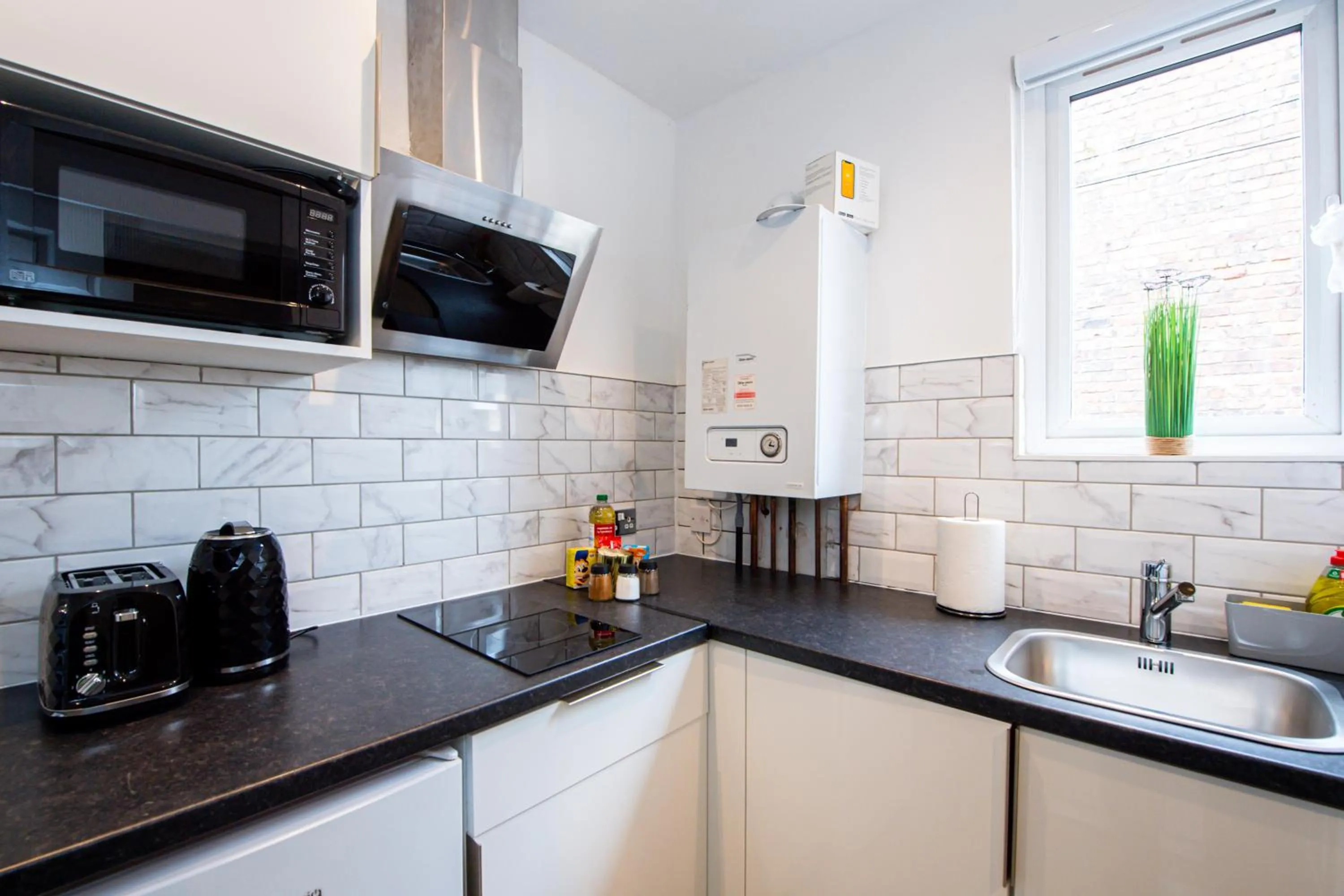Kitchen or kitchenette in Five Seasons Liverpool City - Modern Studios near Anfield