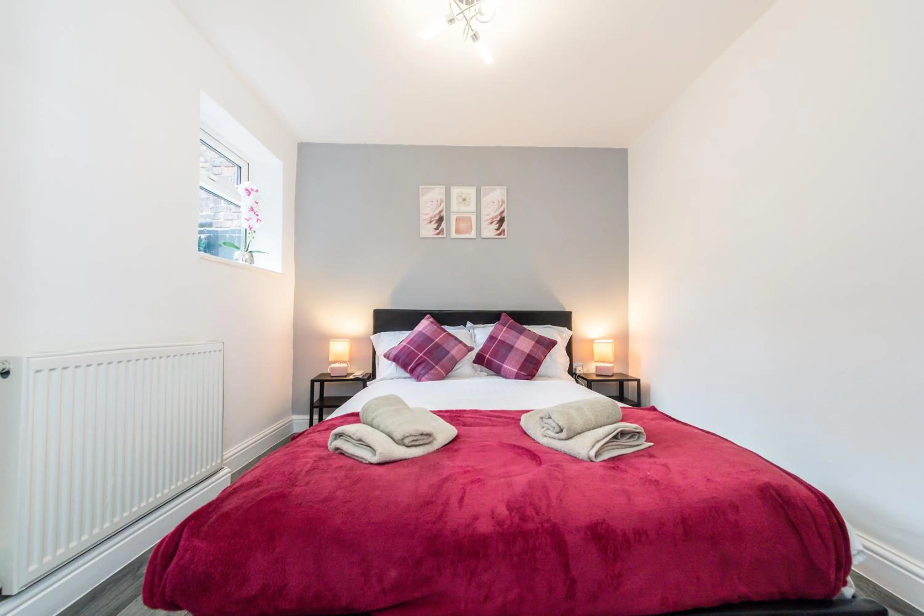 Photo of the whole room, Bed in Five Seasons Liverpool City - Modern Studios near Anfield