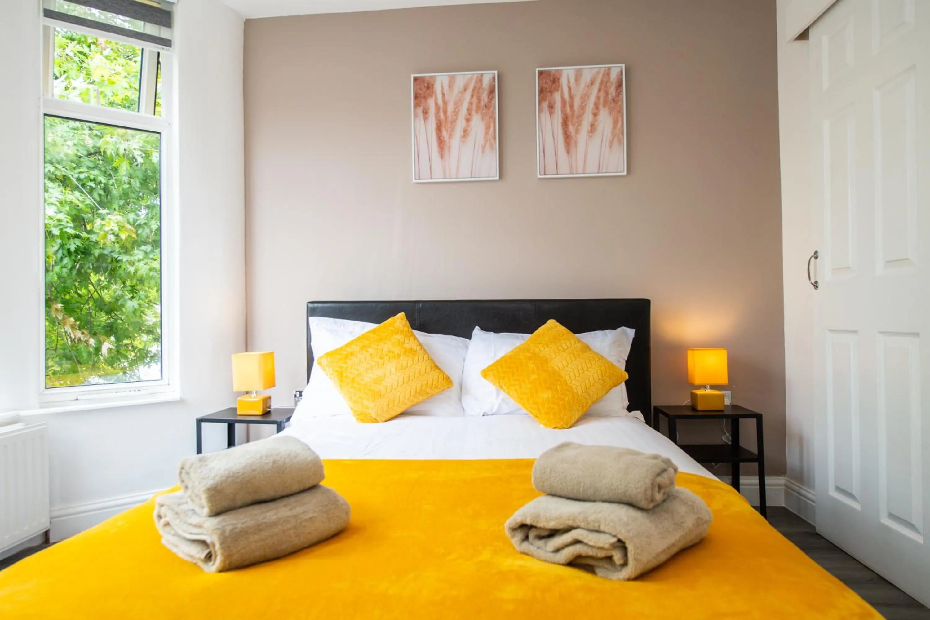 Bedroom, Bed in Five Seasons Liverpool City - Modern Studios near Anfield