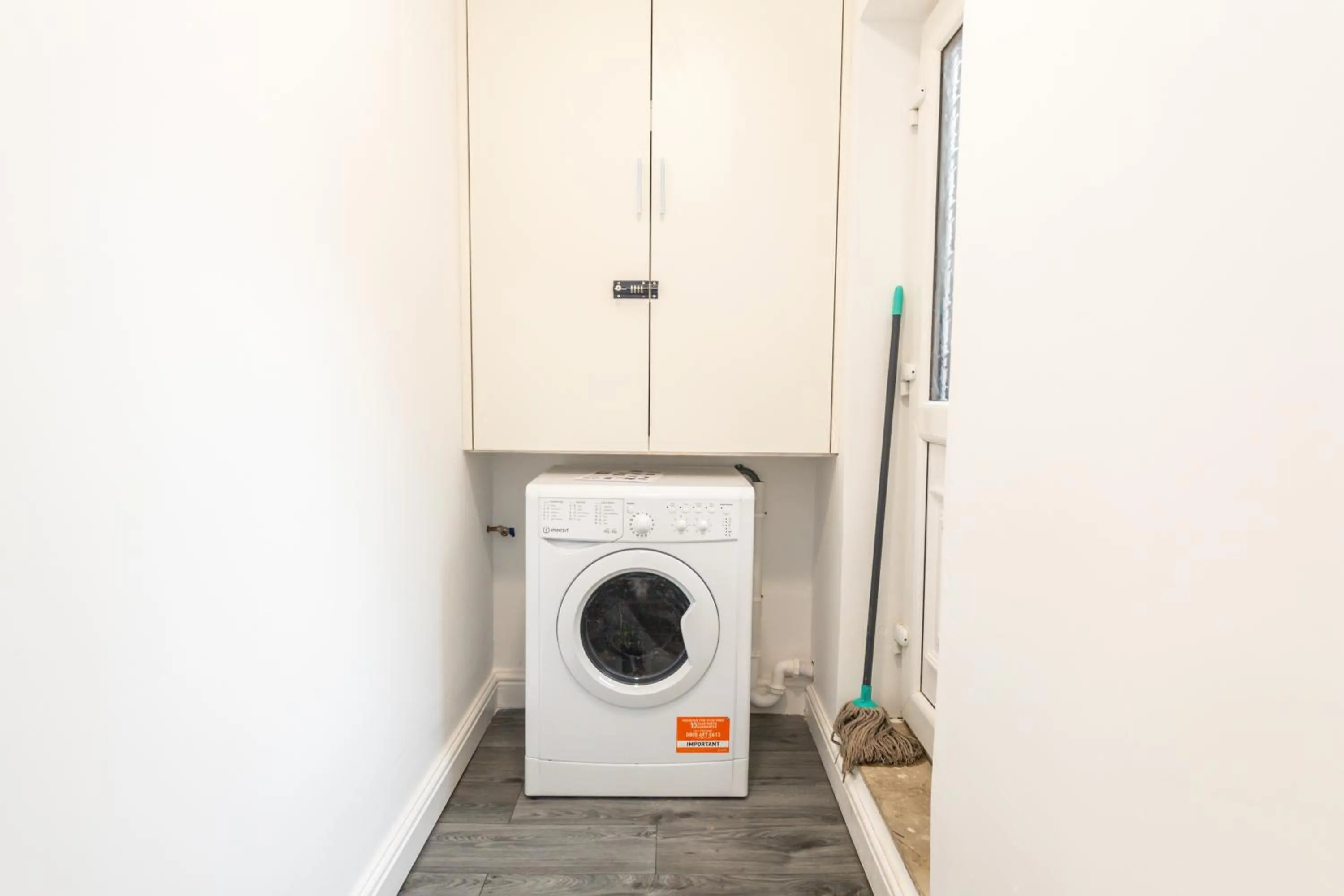 washing machine in Five Seasons Liverpool City - Modern Studios near Anfield