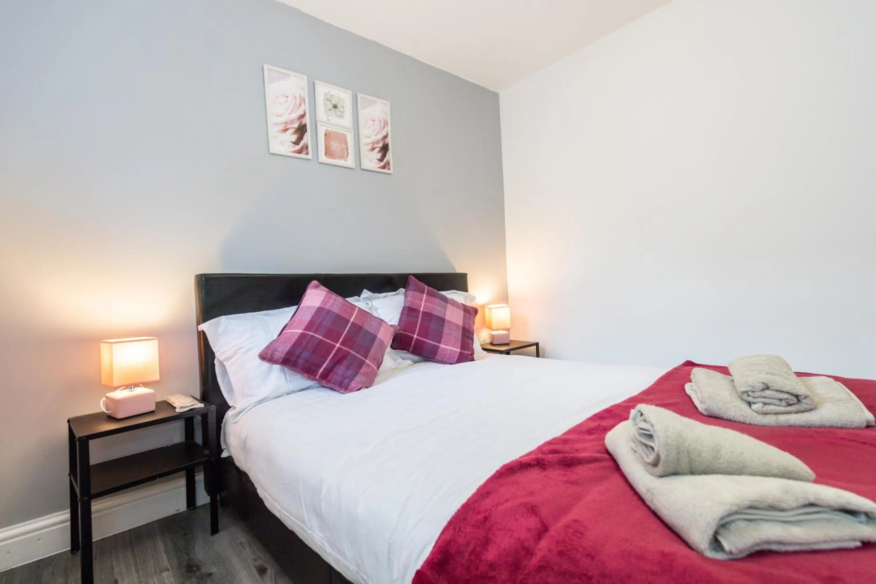 Bedroom, Bed in Five Seasons Liverpool City - Modern Studios near Anfield