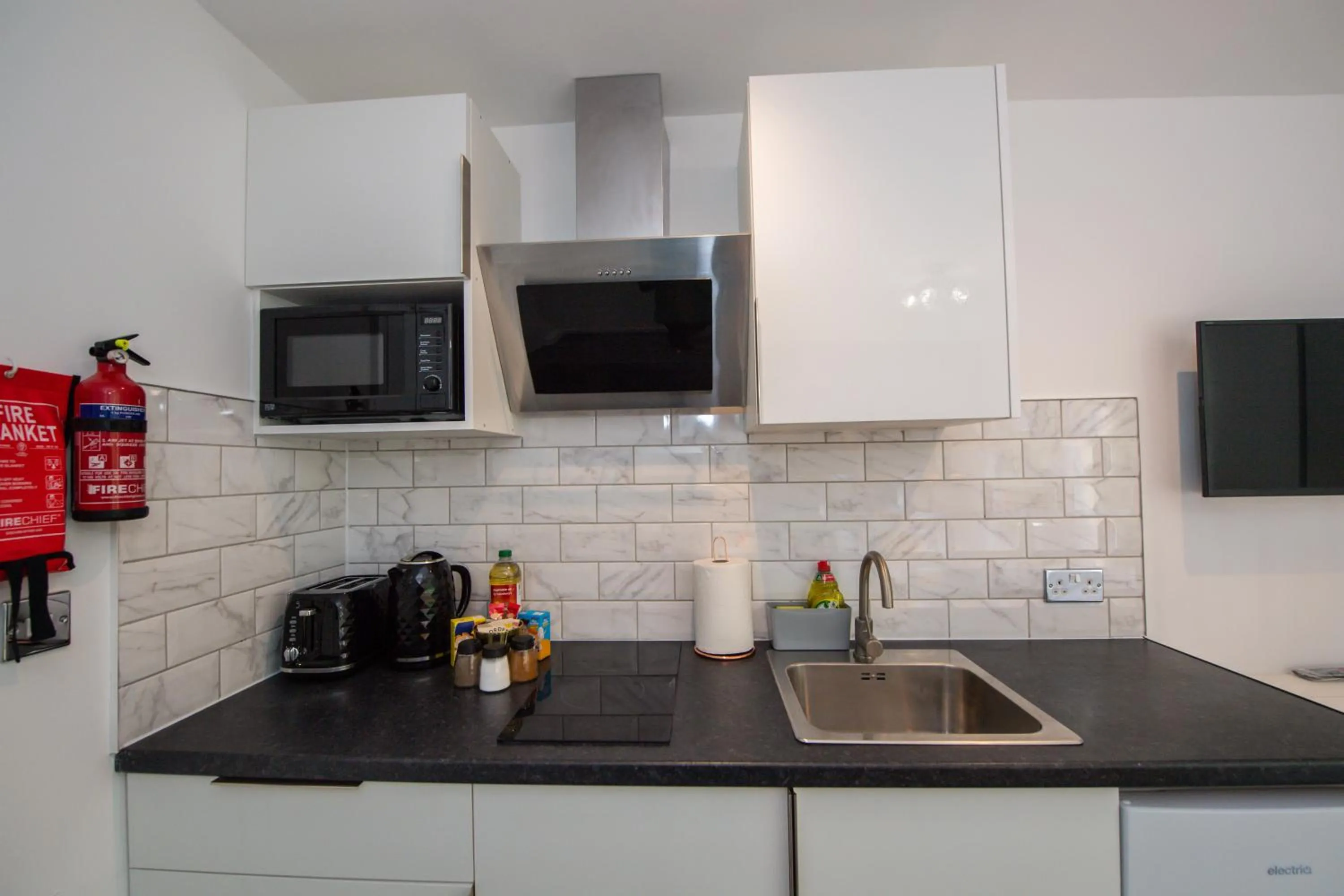 Coffee/tea facilities in Five Seasons Liverpool City - Modern Studios near Anfield