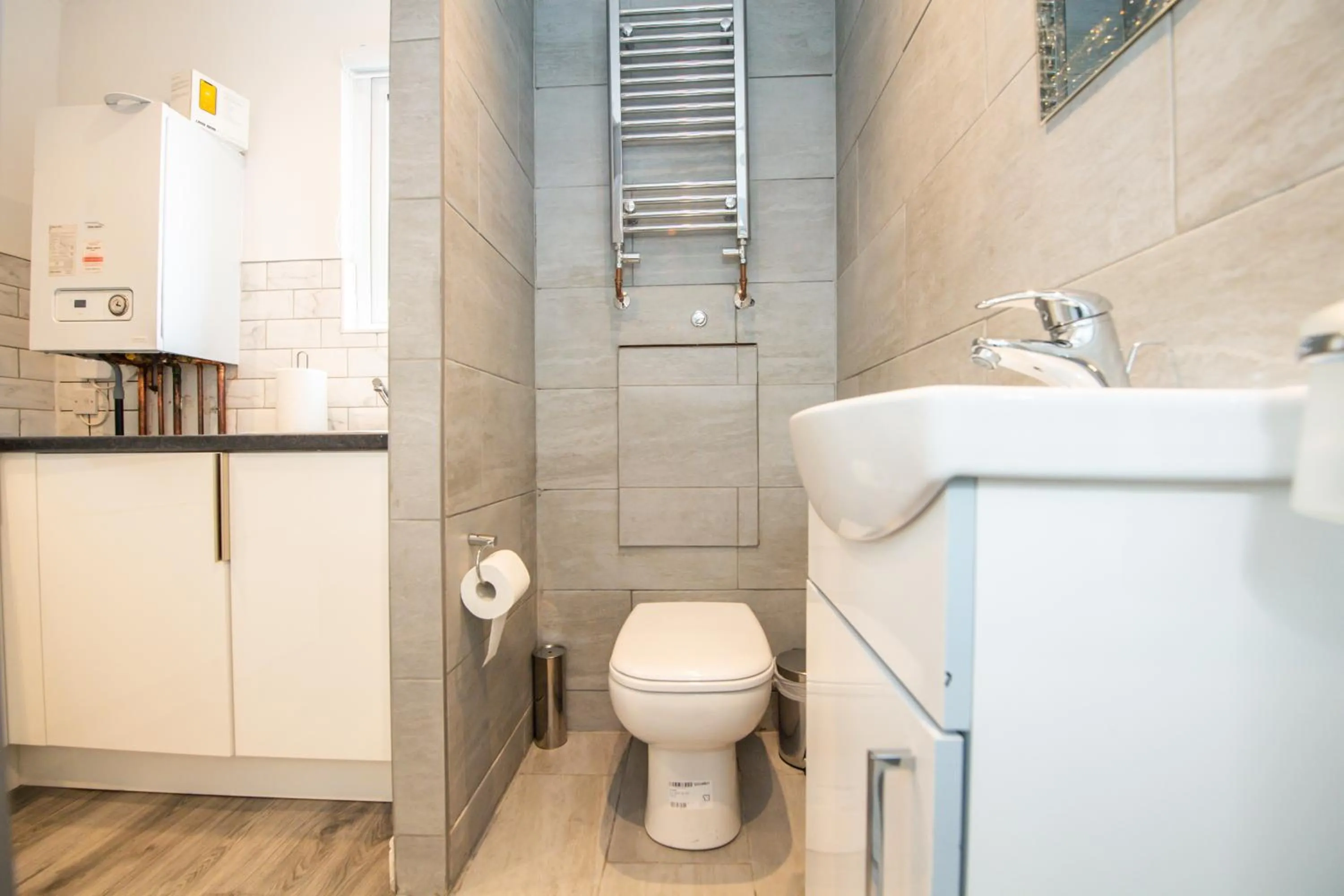 Toilet in Five Seasons Liverpool City - Modern Studios near Anfield
