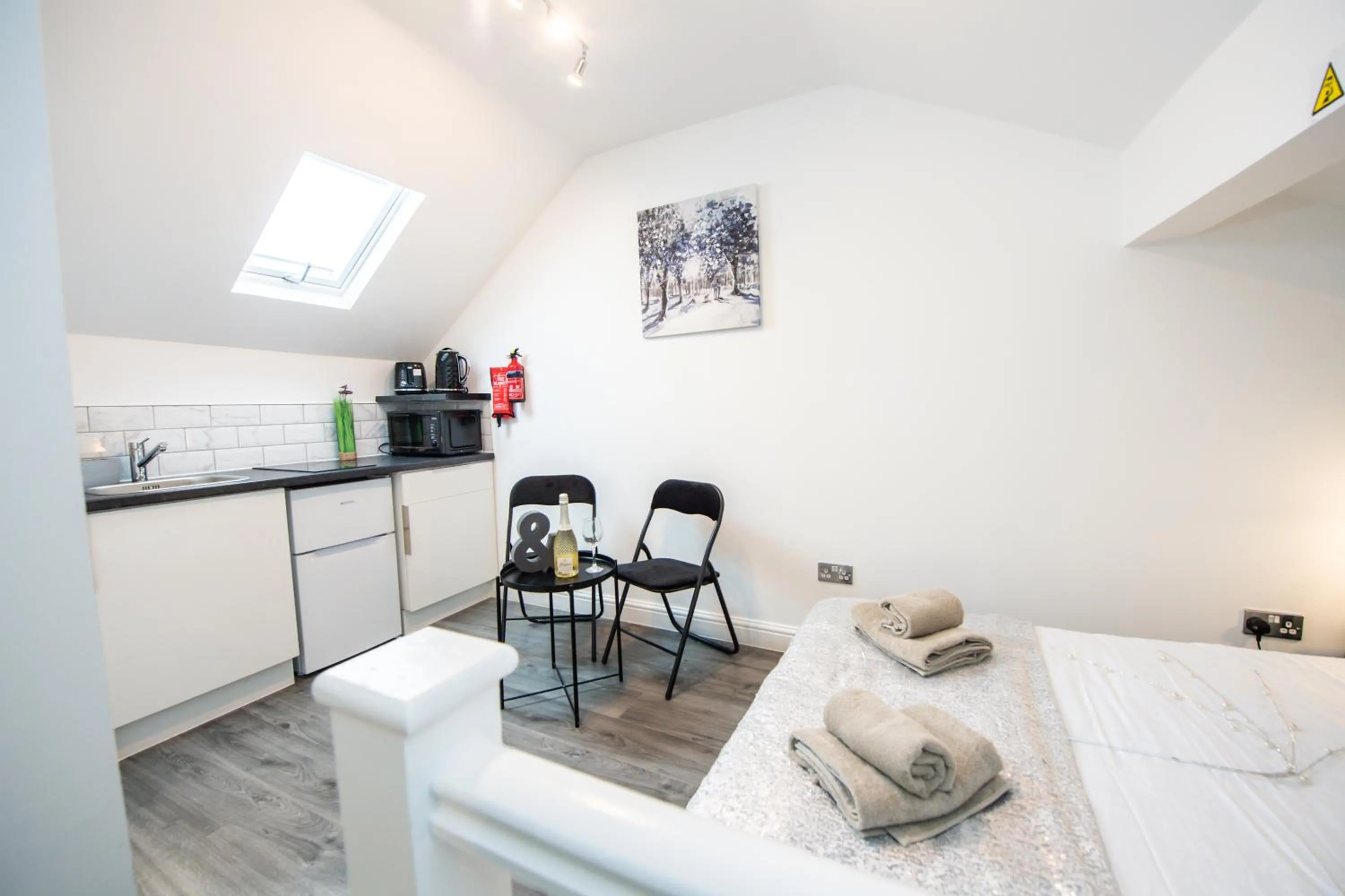 Bedroom in Five Seasons Liverpool City - Modern Studios near Anfield