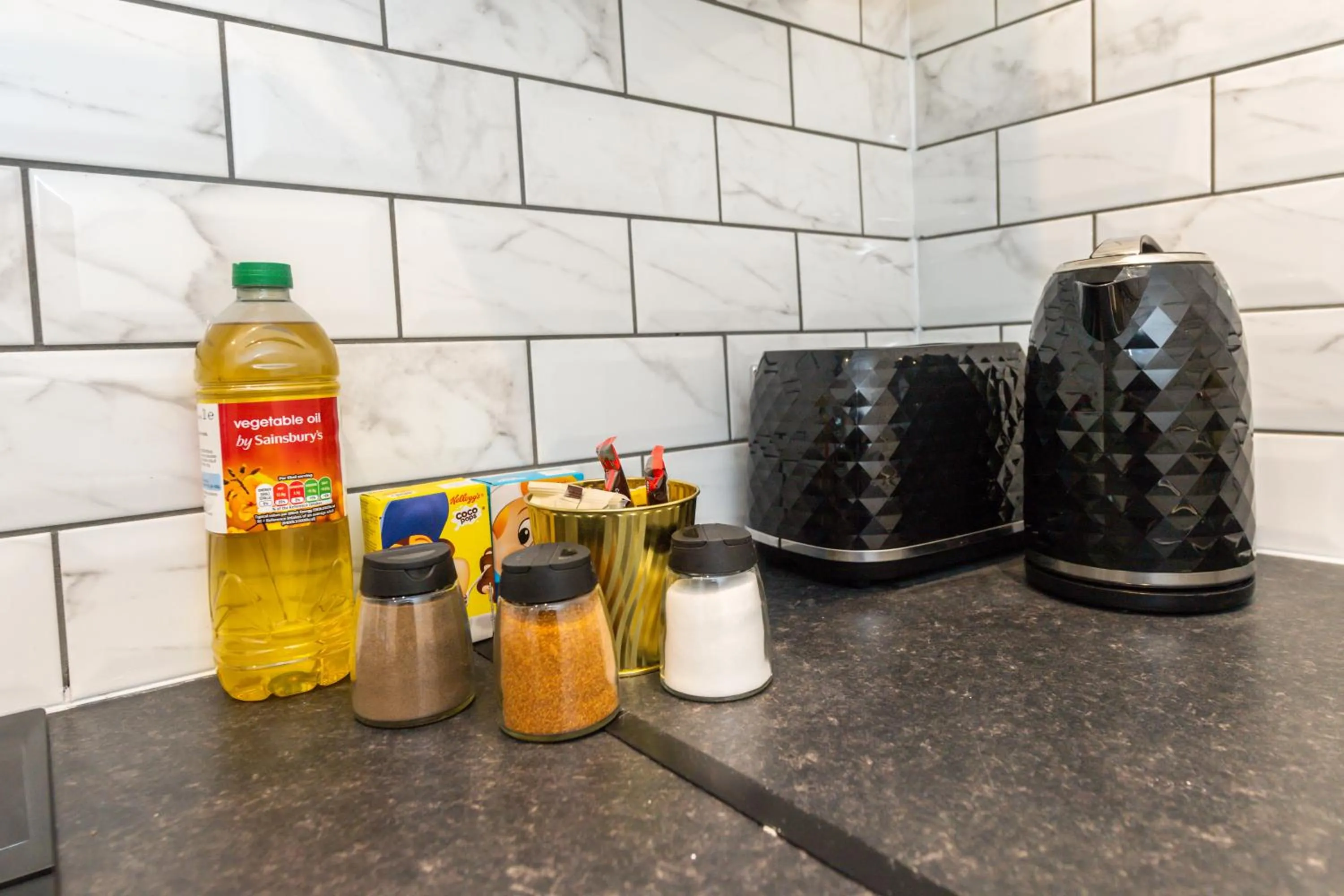 Coffee/tea facilities in Five Seasons Liverpool City - Modern Studios near Anfield