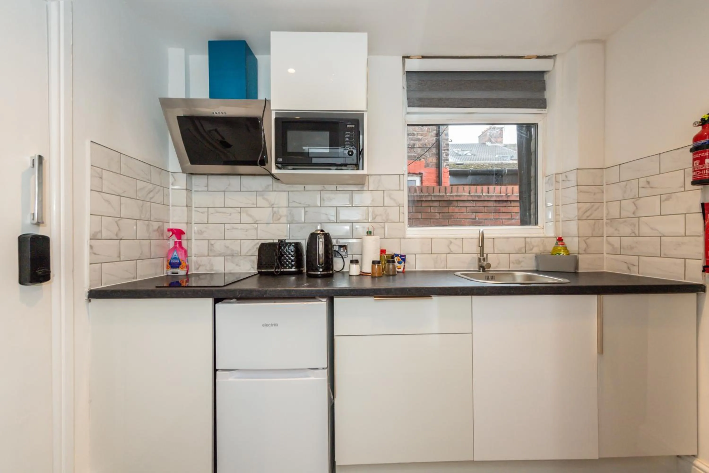 Coffee/tea facilities in Five Seasons Liverpool City - Modern Studios near Anfield