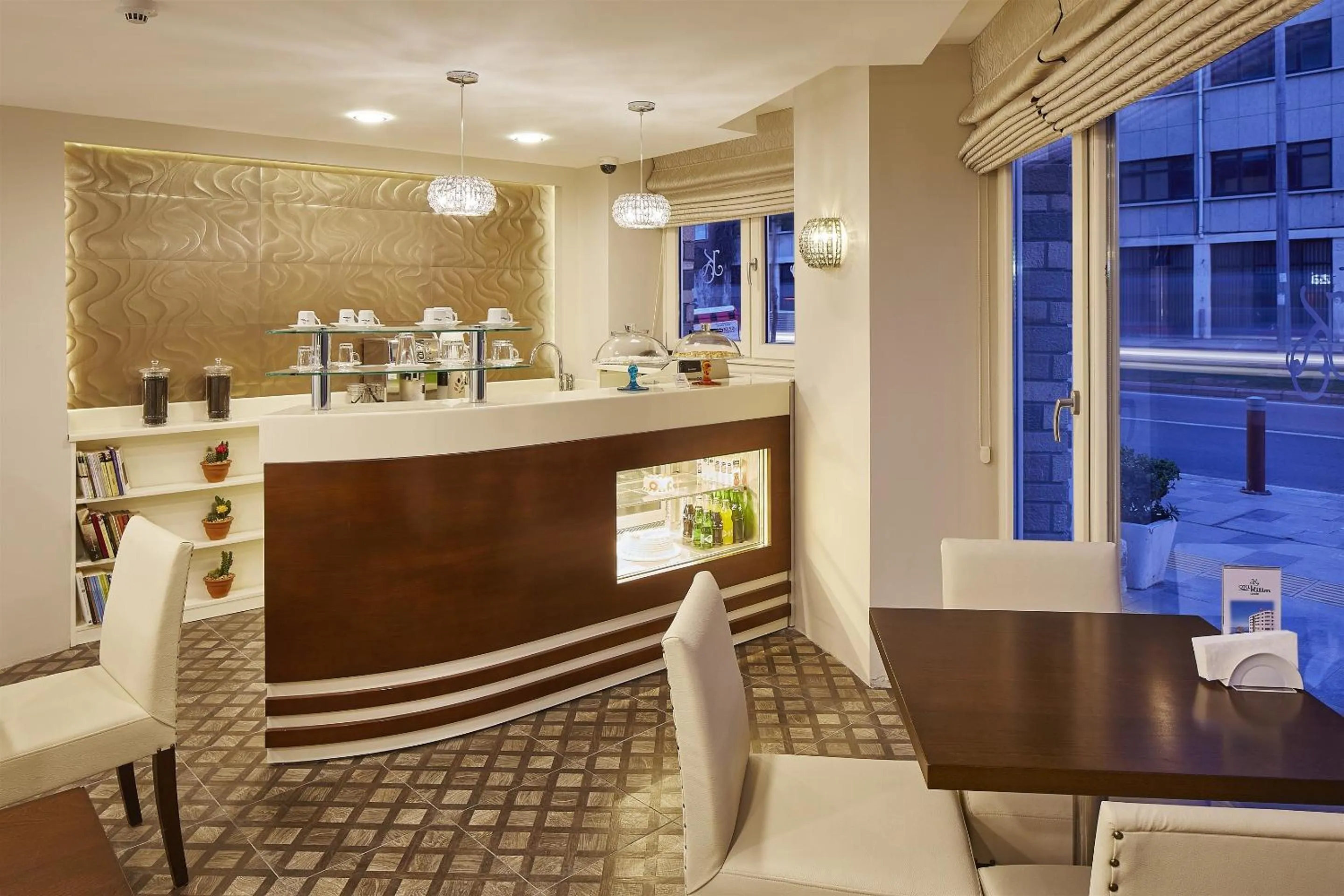 Restaurant/places to eat in Kilim Hotel Izmir