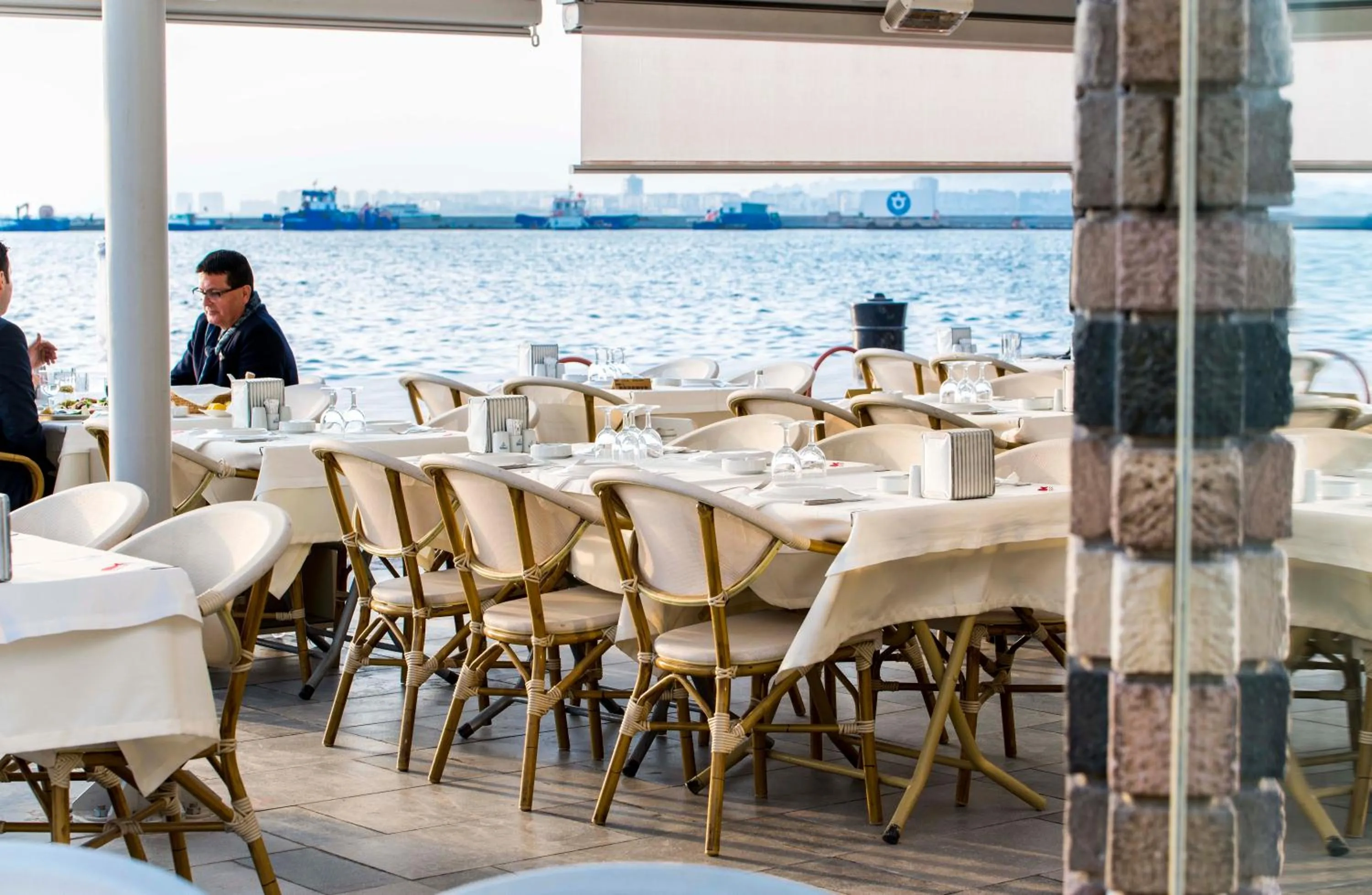 Restaurant/places to eat in Kilim Hotel Izmir