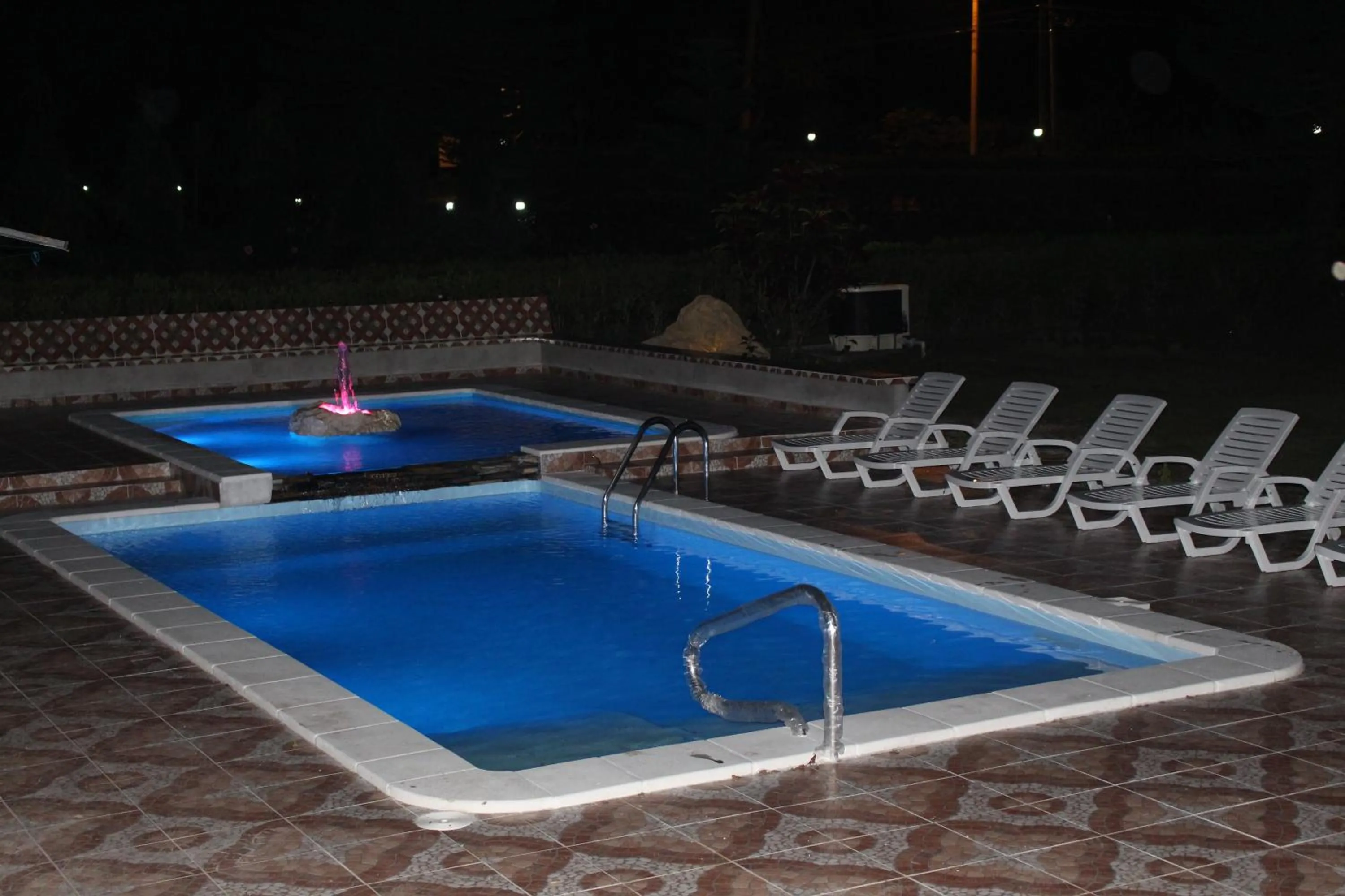 Swimming pool in Hotel Valle Verde