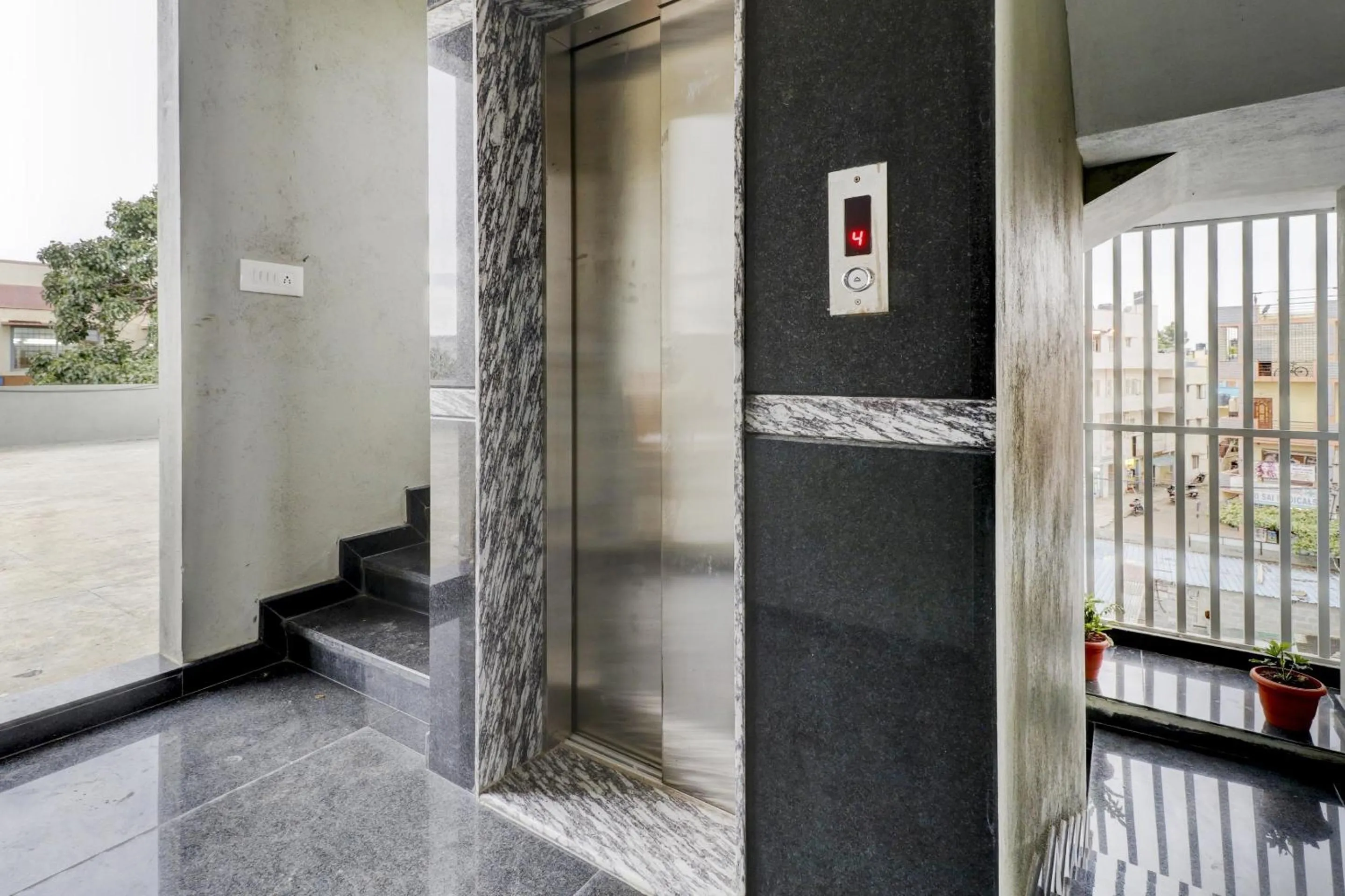Facade/entrance in Hotel O BS Residency