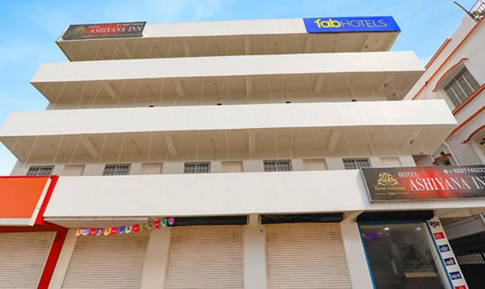 Facade/entrance in FabExpress Ashiyana Inn