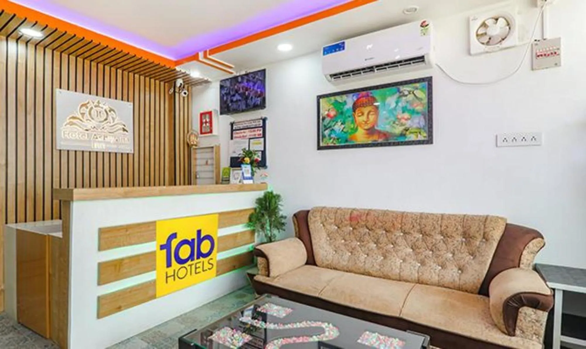 Lobby or reception in FabExpress Ashiyana Inn