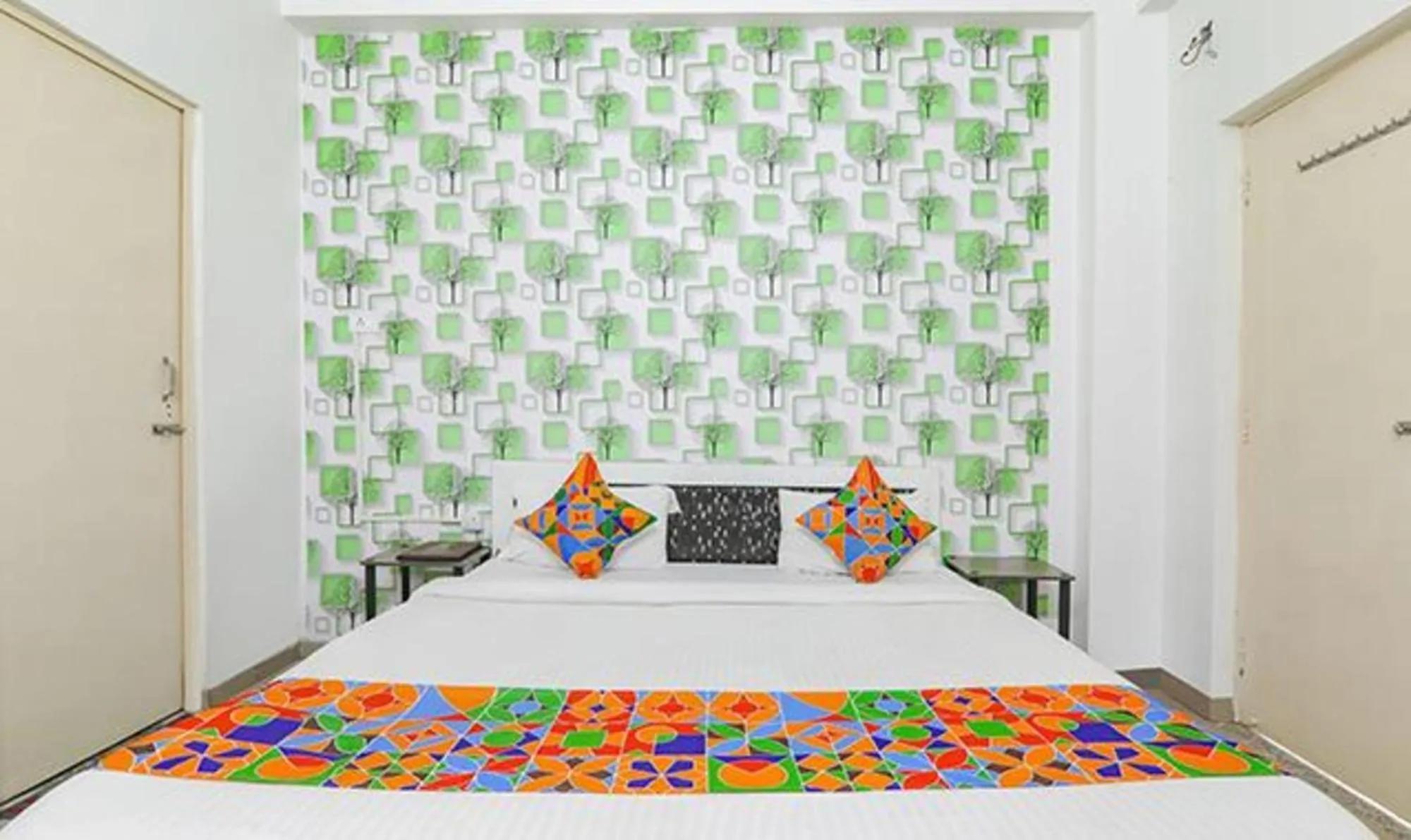 Bed in FabExpress Ashiyana Inn