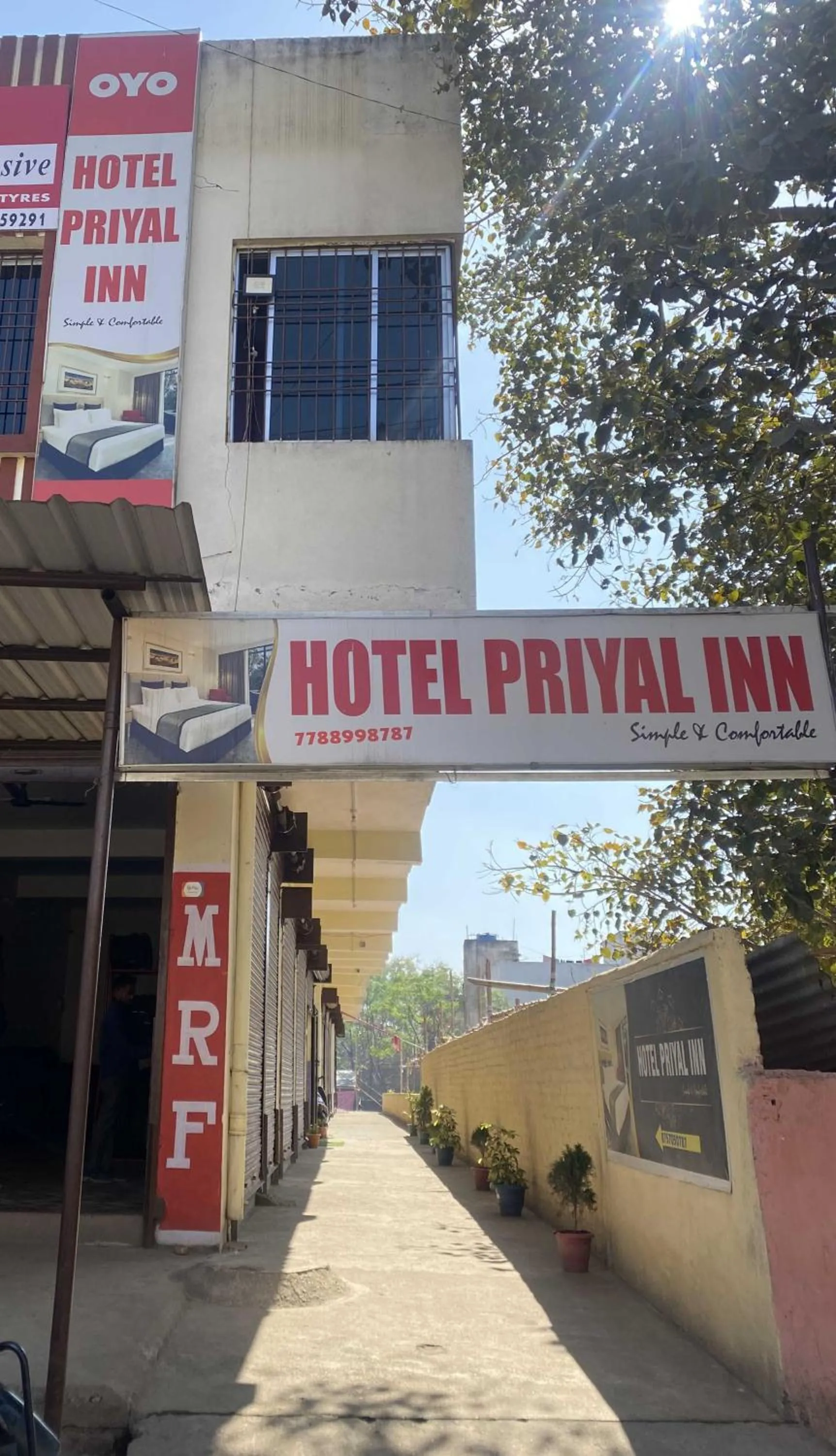 Facade/entrance in HOTEL O PRIYAL INn