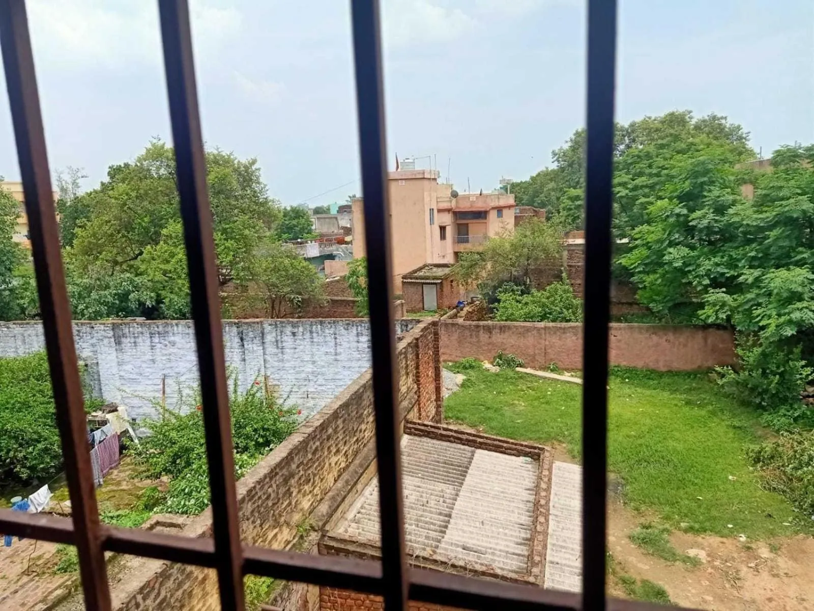 Facade/entrance in HOTEL O PRIYAL INn