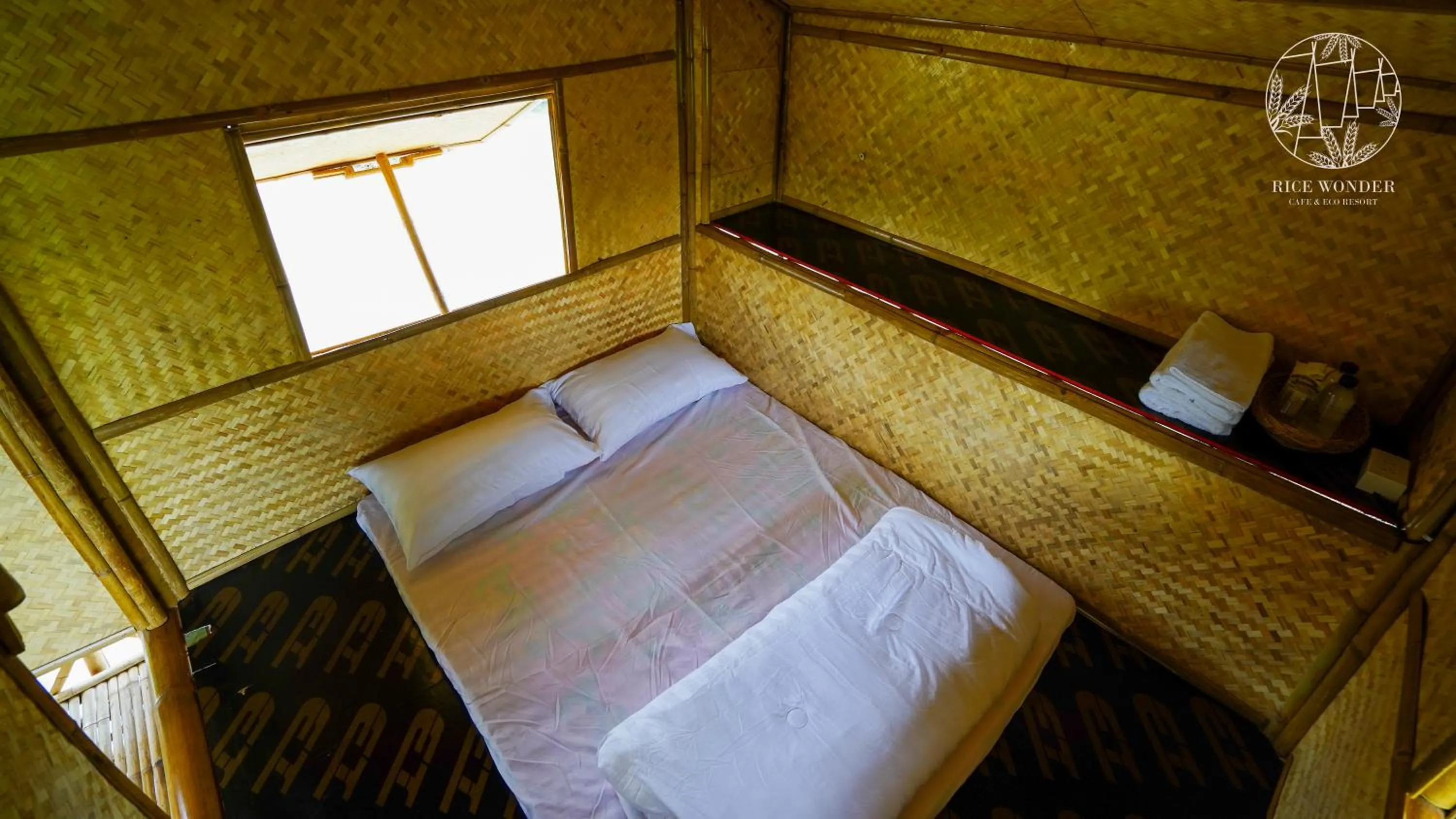 Bed in Rice Wonder Cafe & Eco Resort