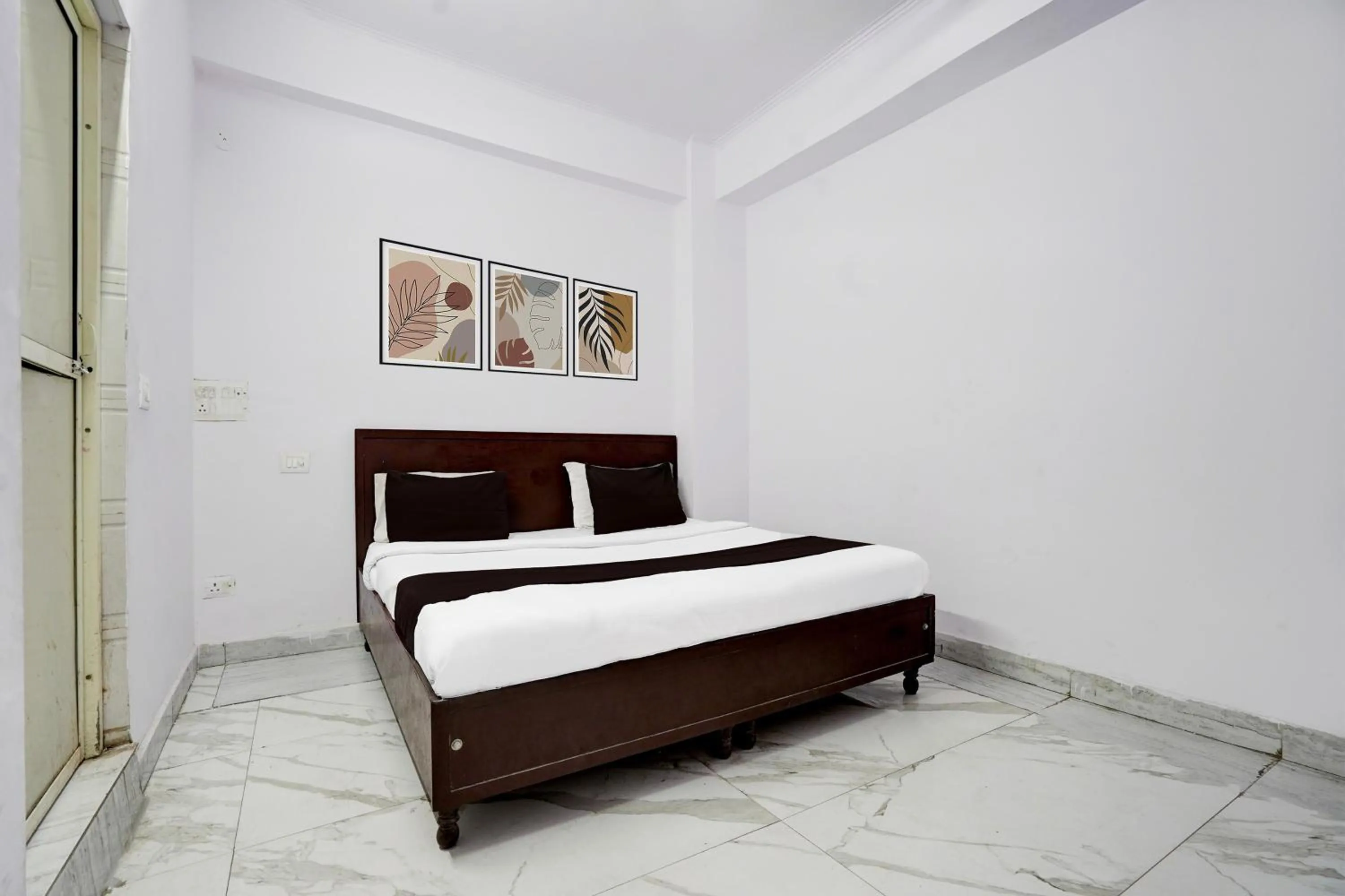 Bedroom, Bed in Hotel O Wamson