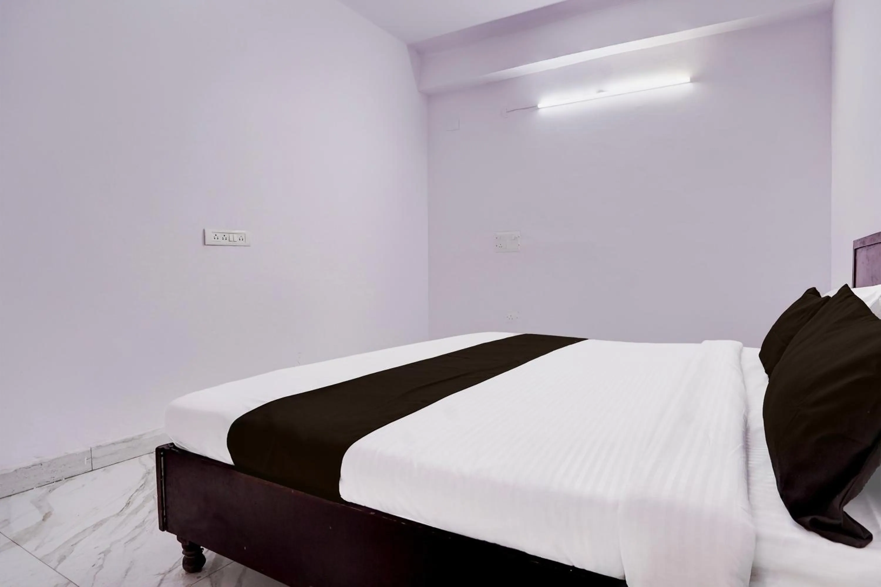 Bedroom, Bed in Hotel O Wamson