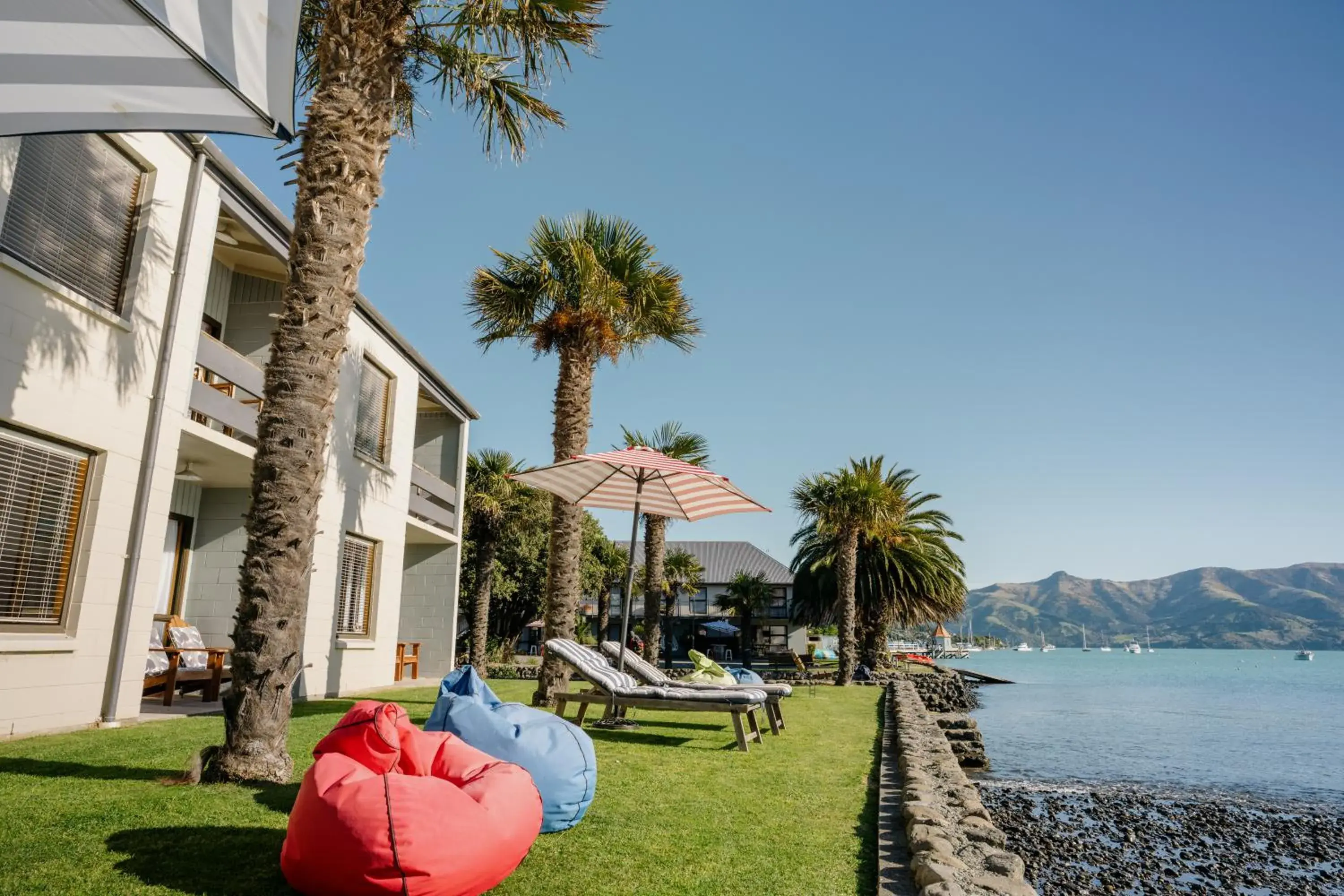 Property building in Akaroa Waterfront Motels Property building in Akaroa Waterfront Motels