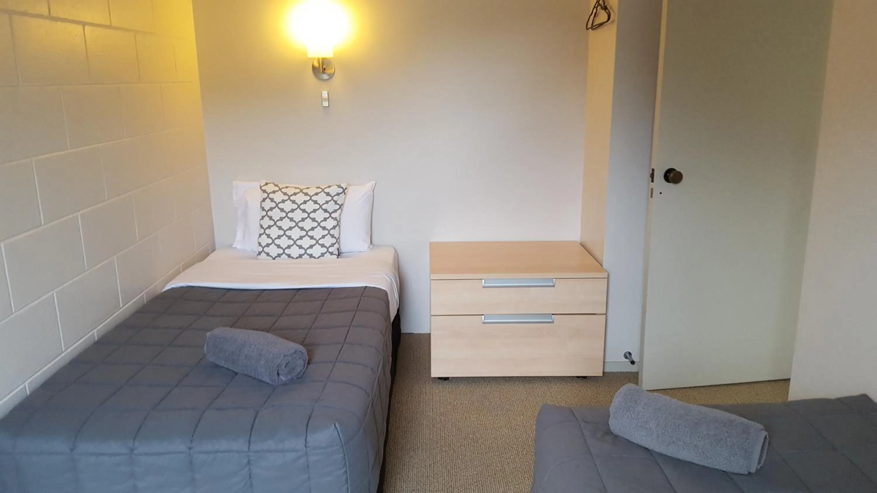 Bed in Akaroa Waterfront Motels