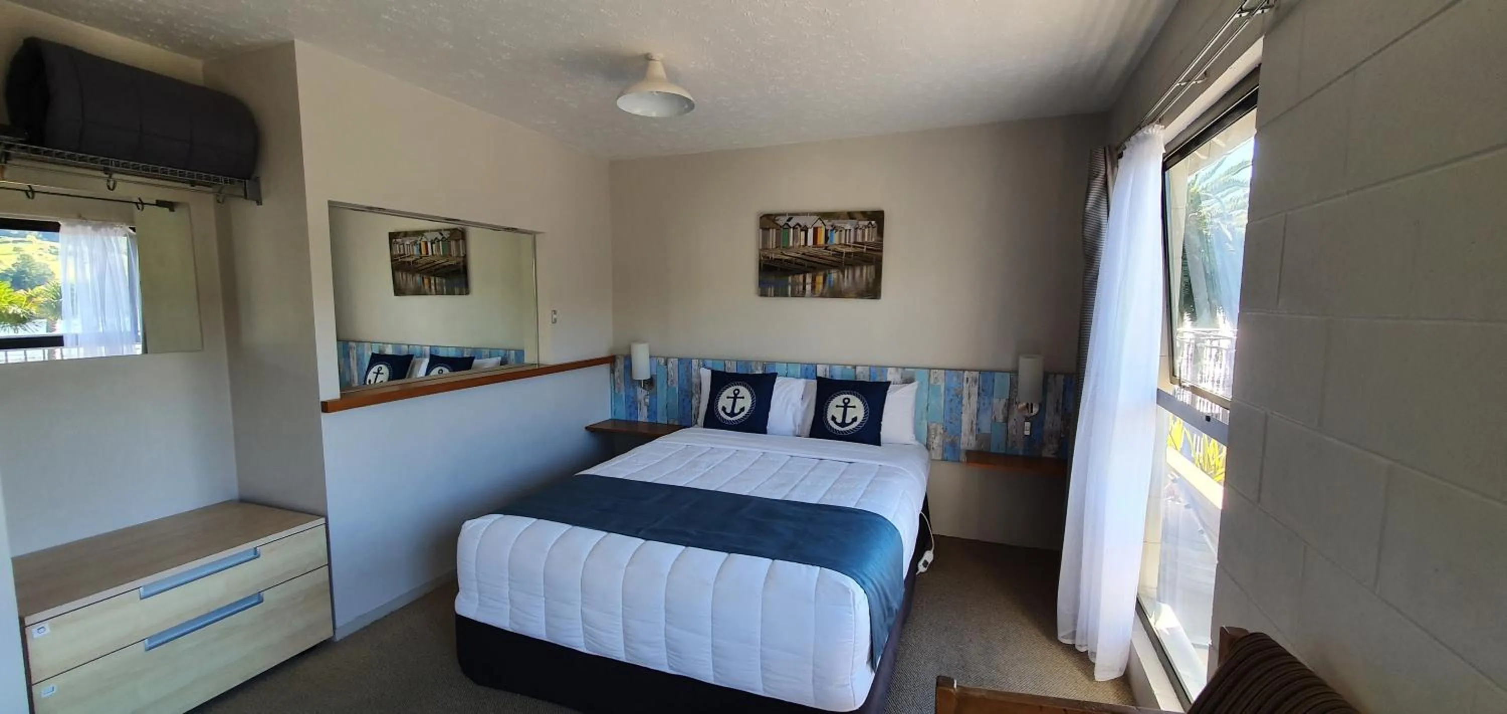 Bedroom, Bed in Akaroa Waterfront Motels