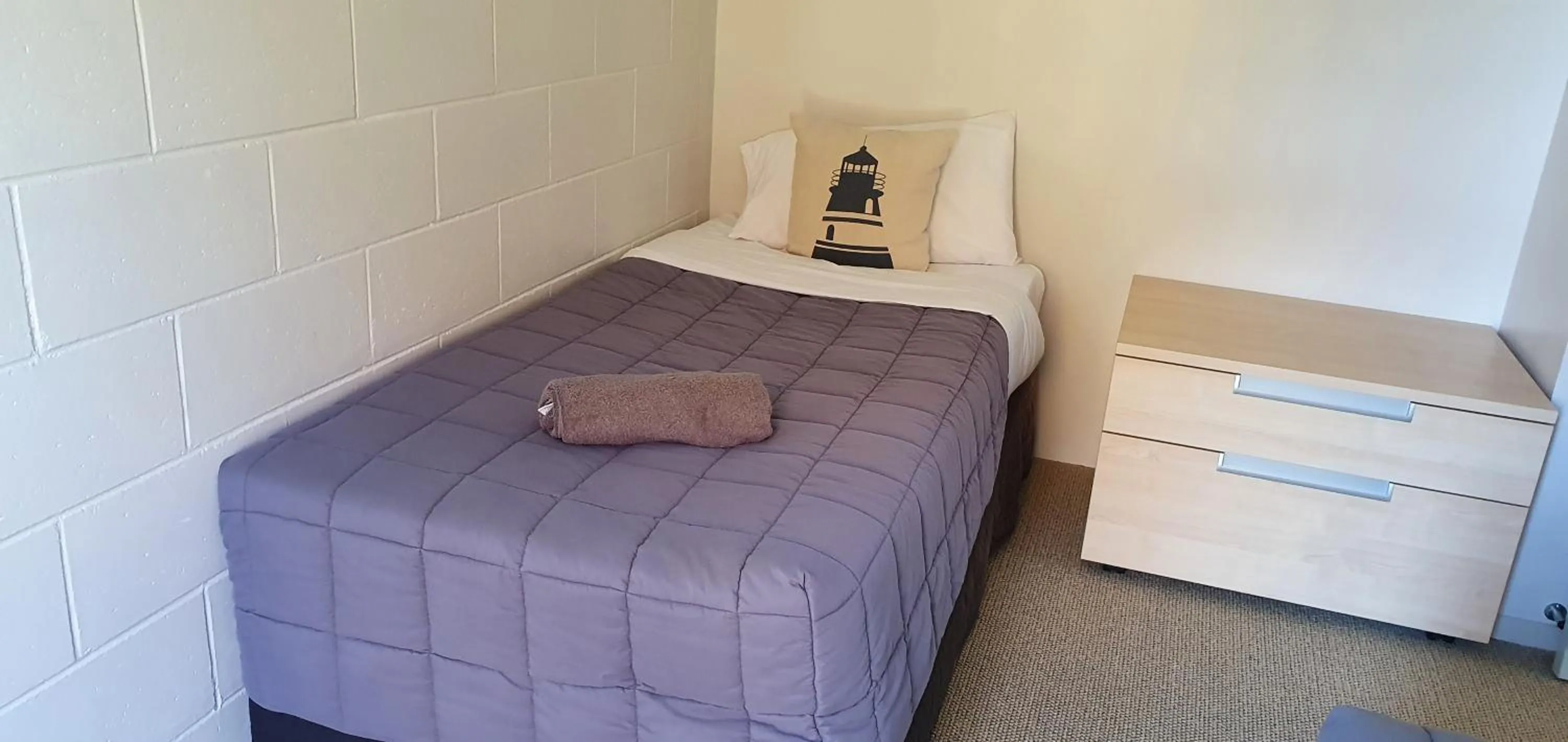 Bed in Akaroa Waterfront Motels