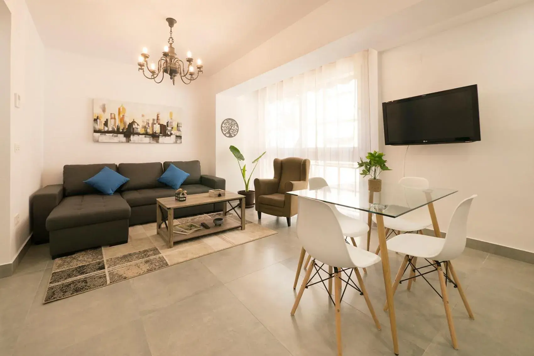 Three-Bedroom Apartment in Apartamento Ribera del Genil Centro Three-Bedroom Apartment in Apartamento Ribera del Genil Centro
