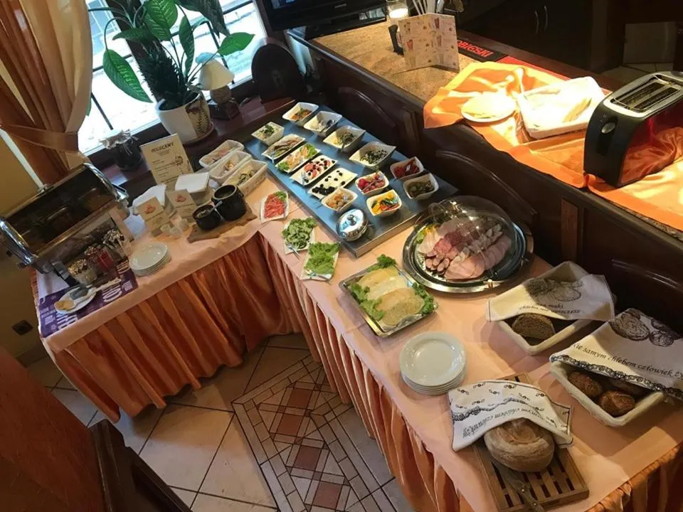 Breakfast in Hotel Restauracja Podzamcze