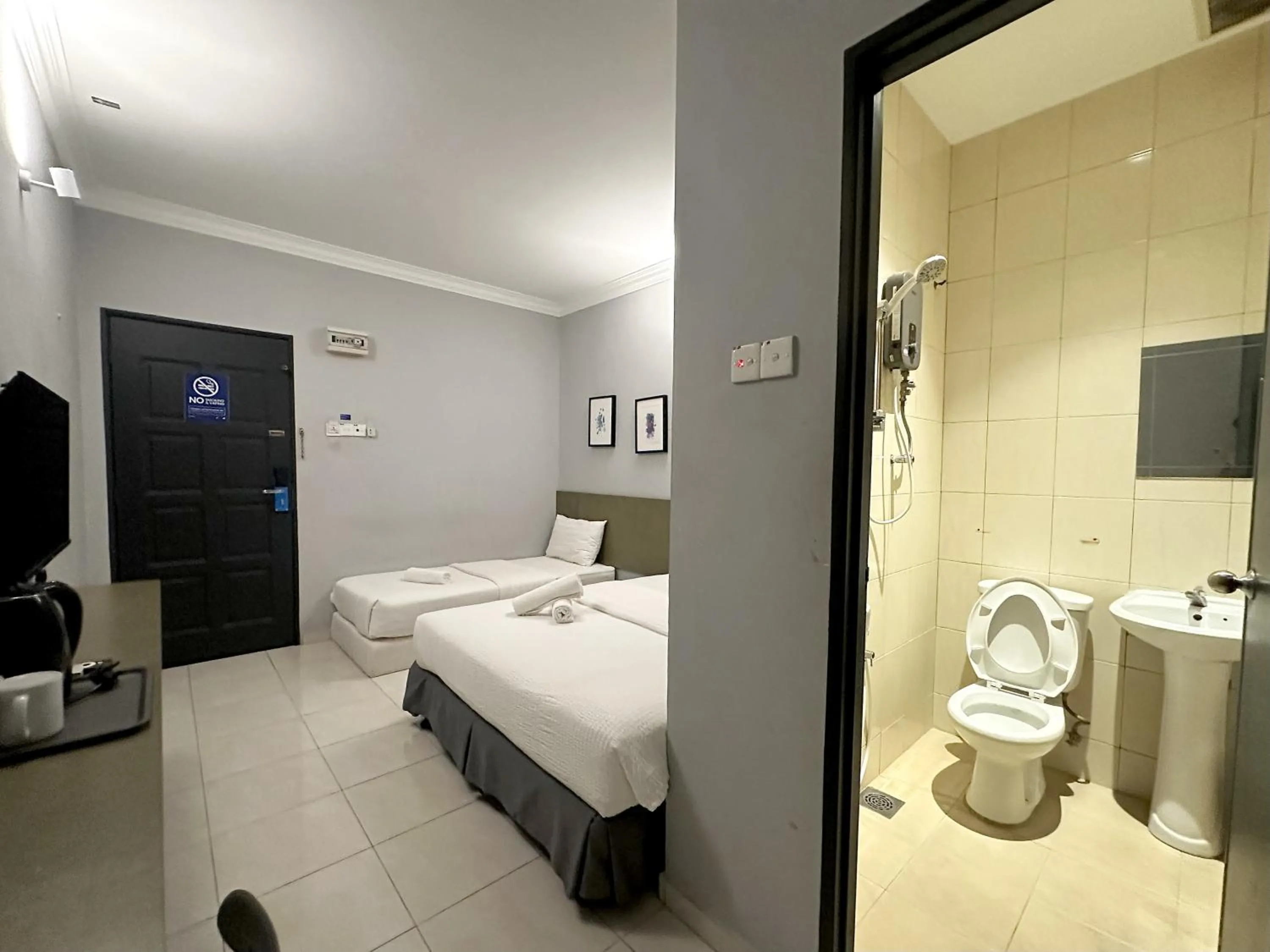 Bathroom, Bed in # Hashtag Hotel - Self Check in