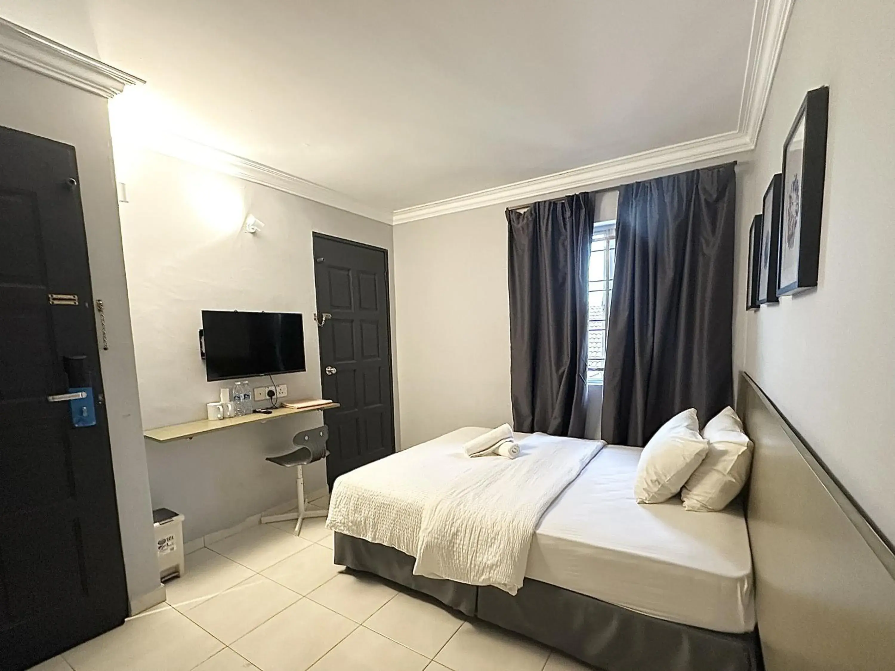 Bed in # Hashtag Hotel - Self Check in Bed in # Hashtag Hotel - Self Check in