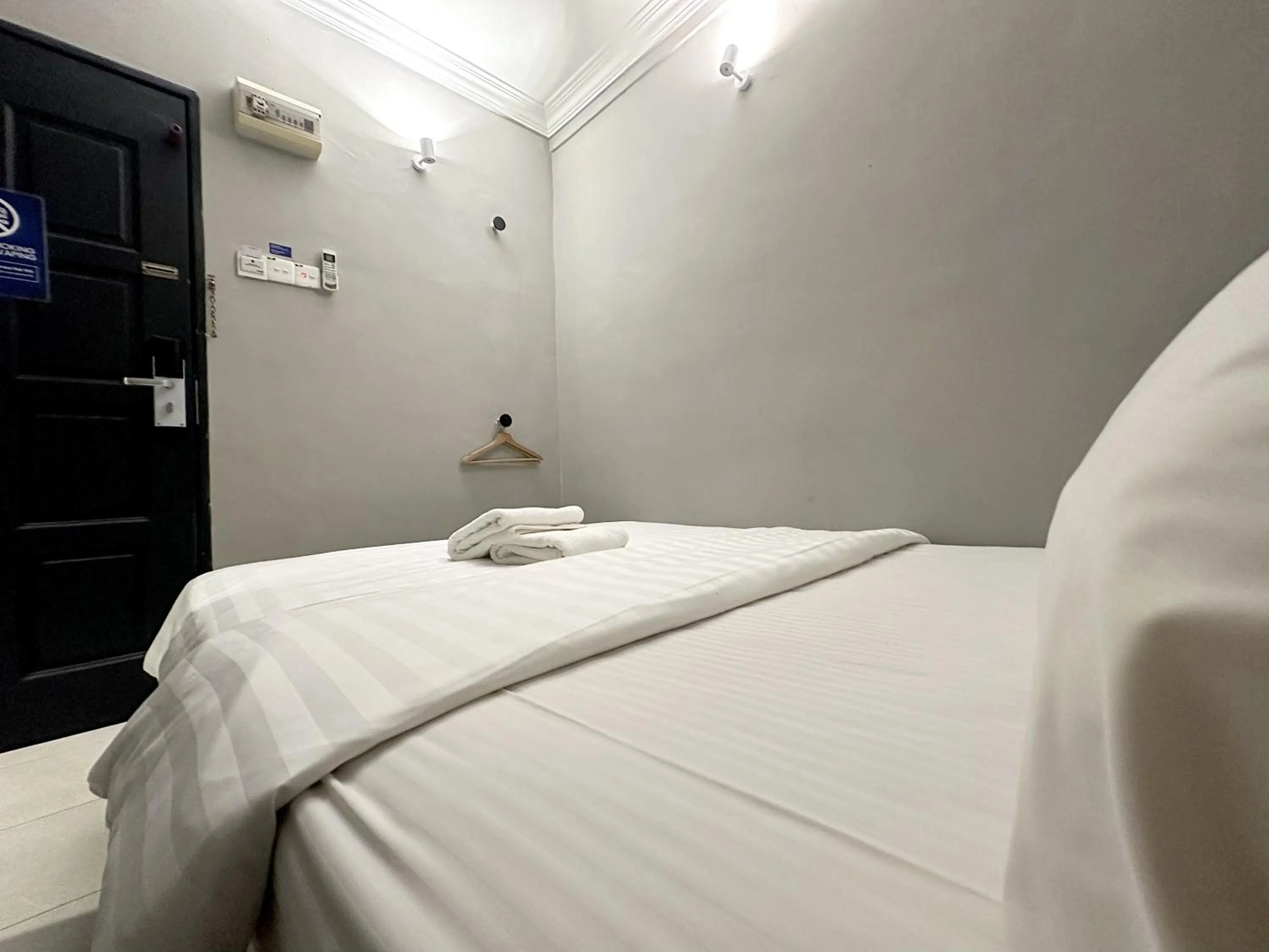 Bed in # Hashtag Hotel - Self Check in