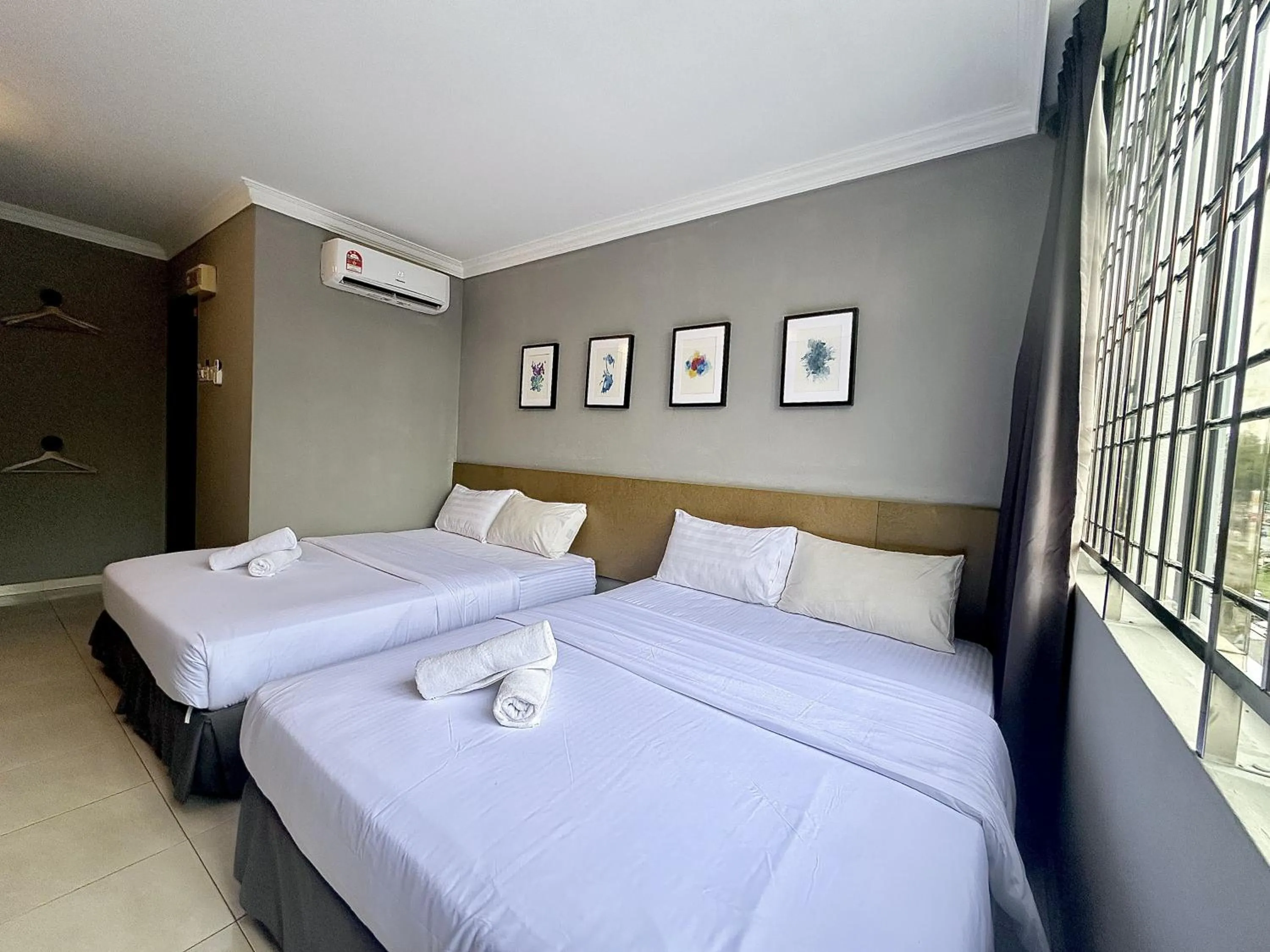 Bed in # Hashtag Hotel - Self Check in