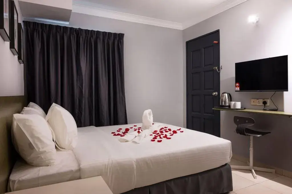Bed in # Hashtag Hotel - Self Check in Bed in # Hashtag Hotel - Self Check in