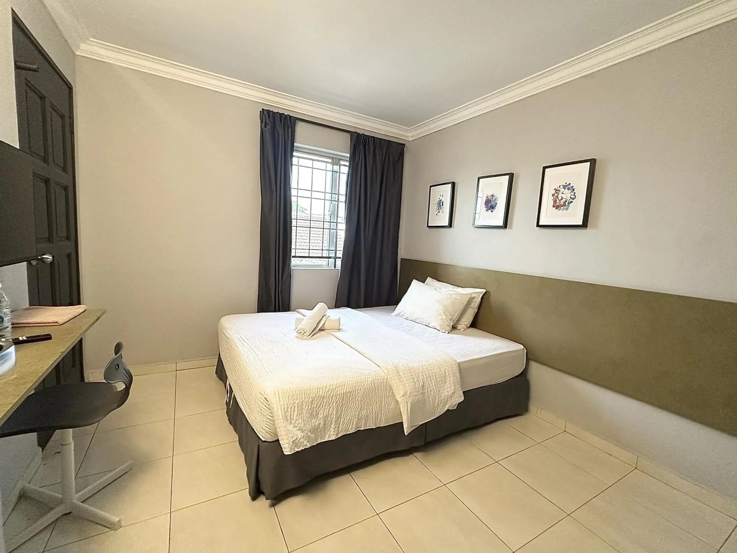 Bed in # Hashtag Hotel - Self Check in Bed in # Hashtag Hotel - Self Check in