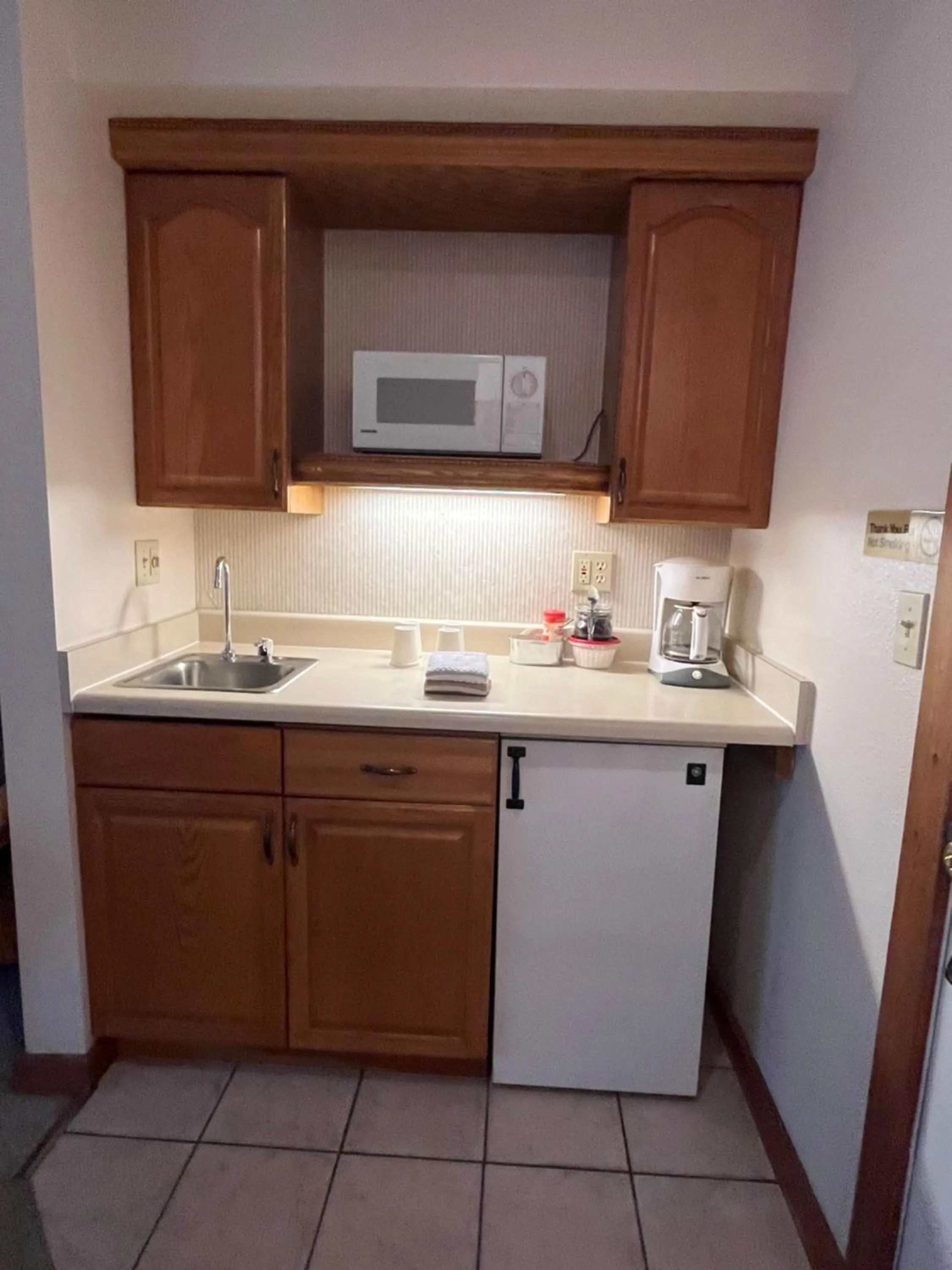 Kitchen or kitchenette in River Run Inn