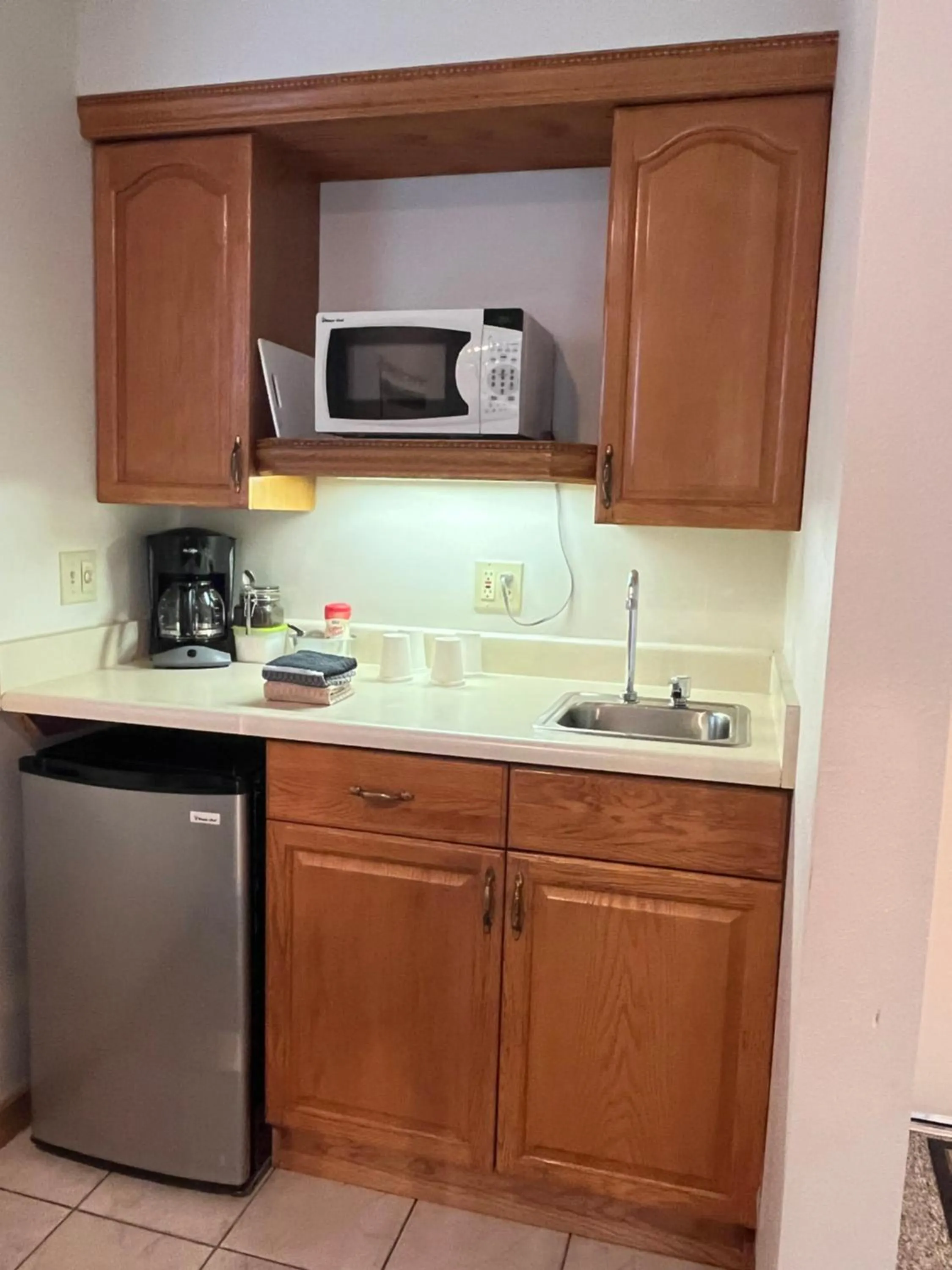 Coffee/tea facilities in River Run Inn