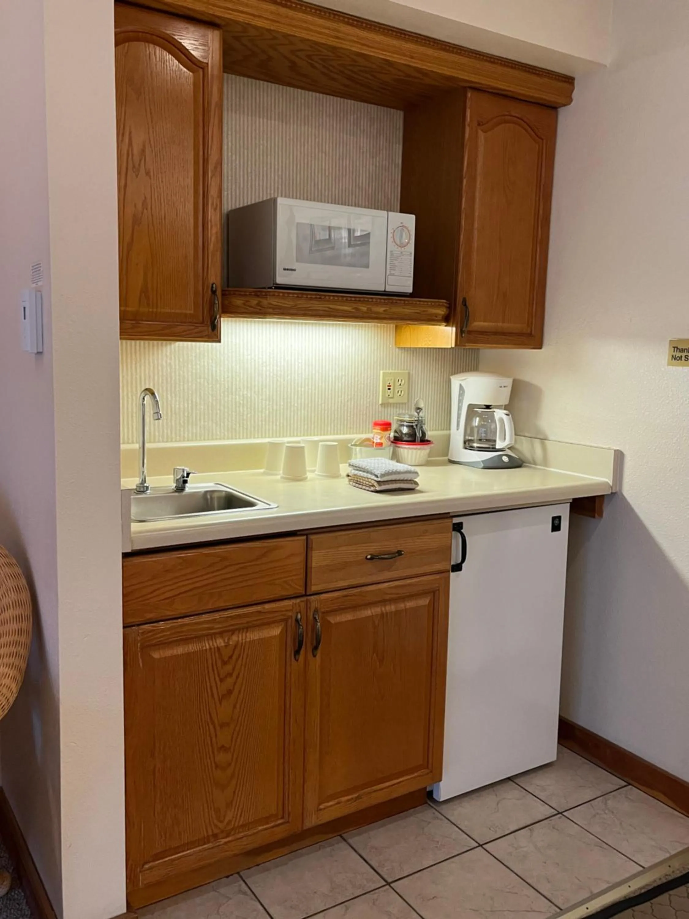 Coffee/tea facilities in River Run Inn