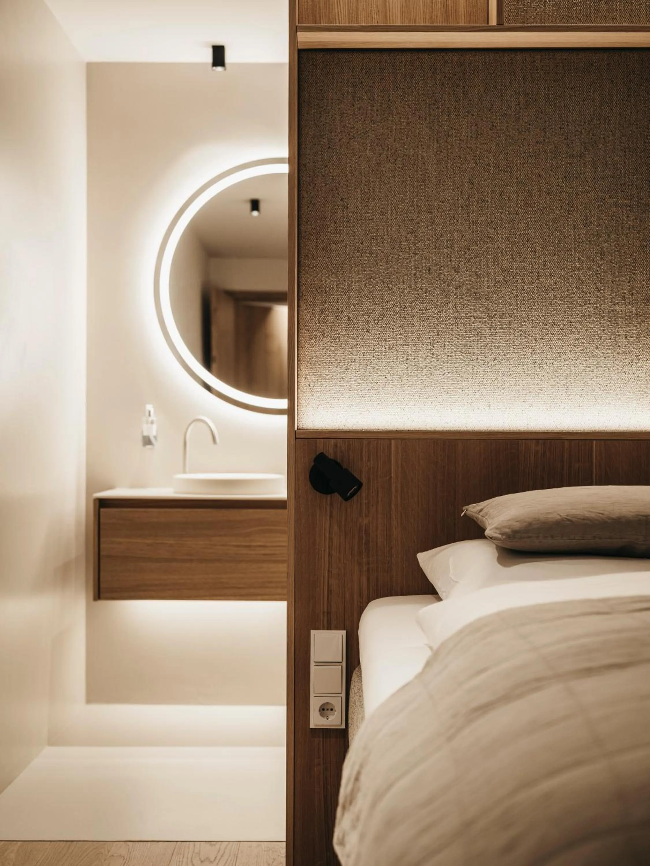 Bathroom, Bed in Haven Mountain Retreat