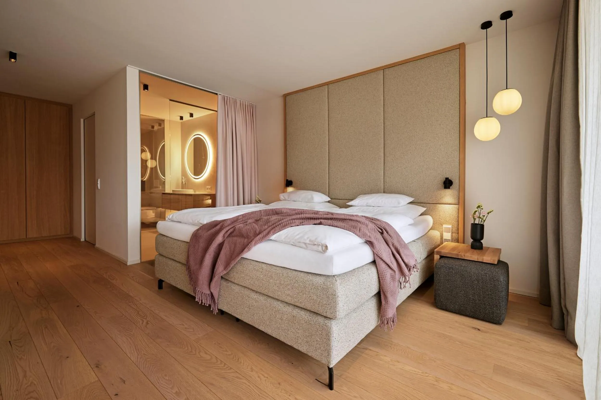 Bathroom, Bed in Haven Mountain Retreat