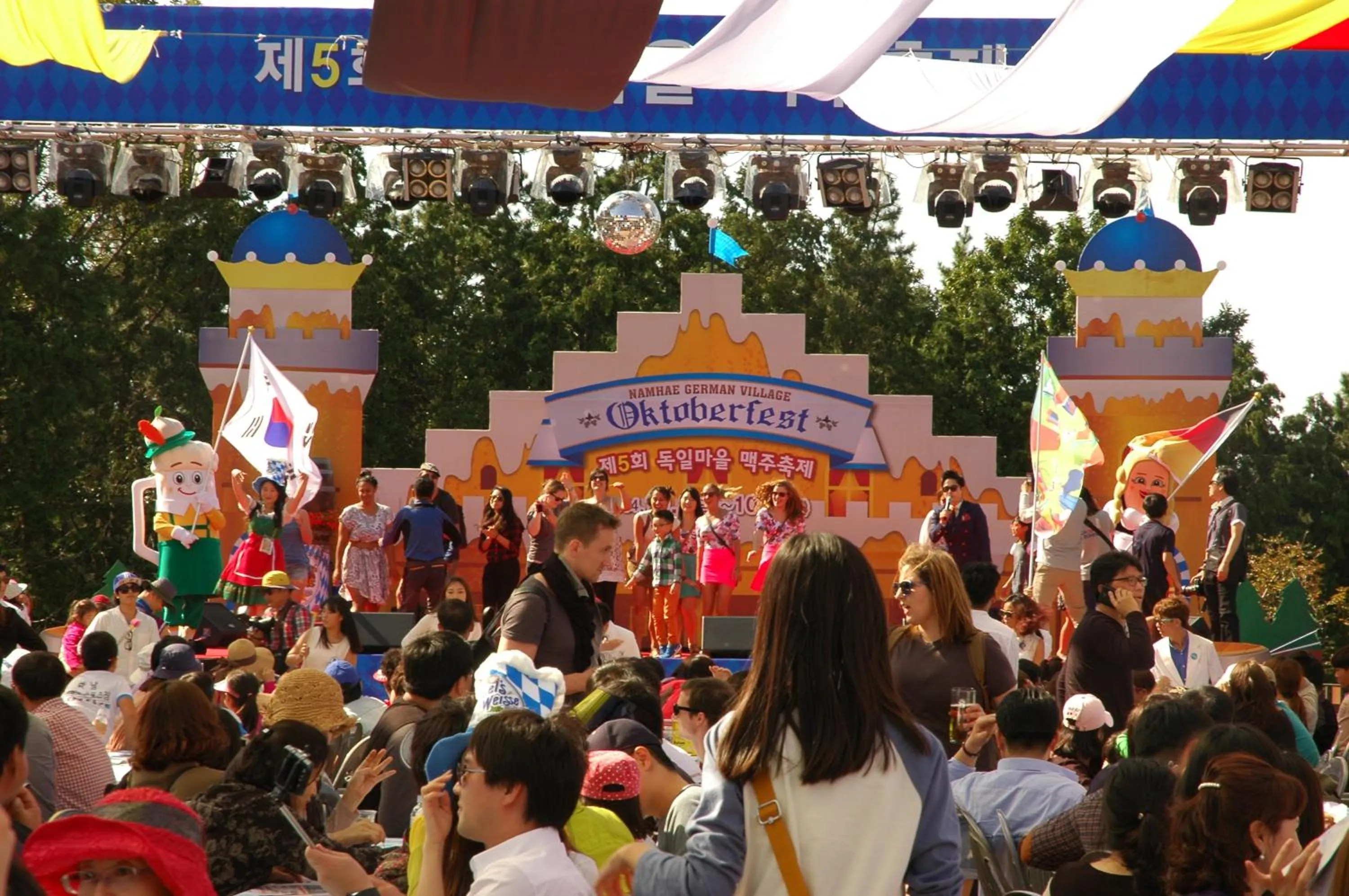 group of guests in Namhae Neuhaus