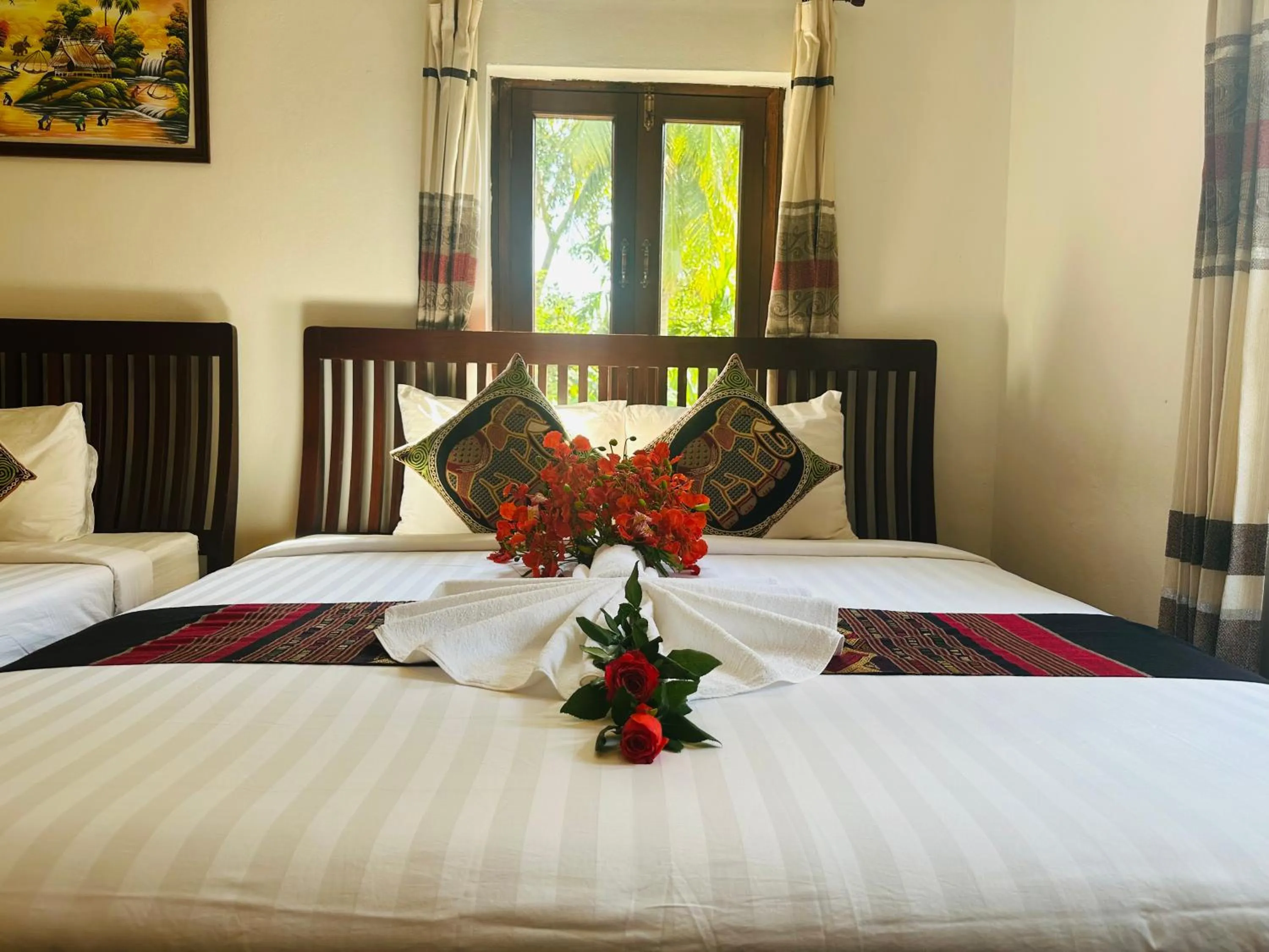 Photo of the whole room, Bed in Thatsaphone Hotel