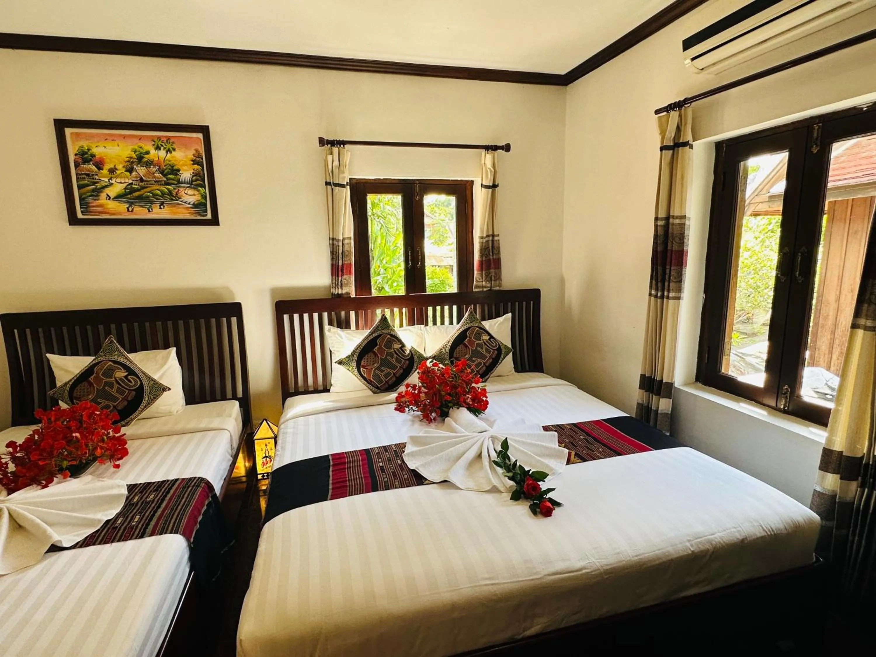 Bed in Thatsaphone Hotel