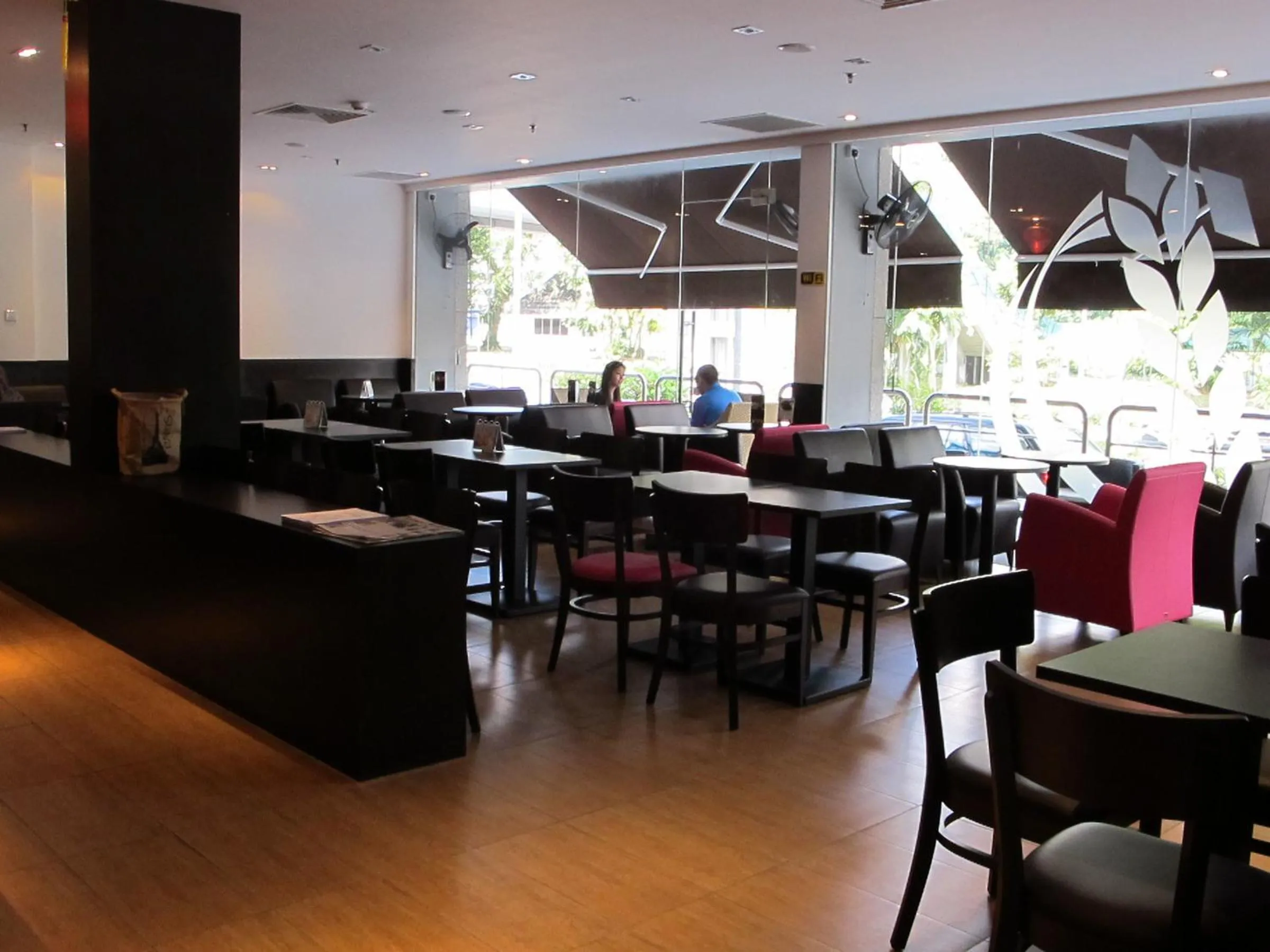 Restaurant/places to eat in Badi'ah Hotel