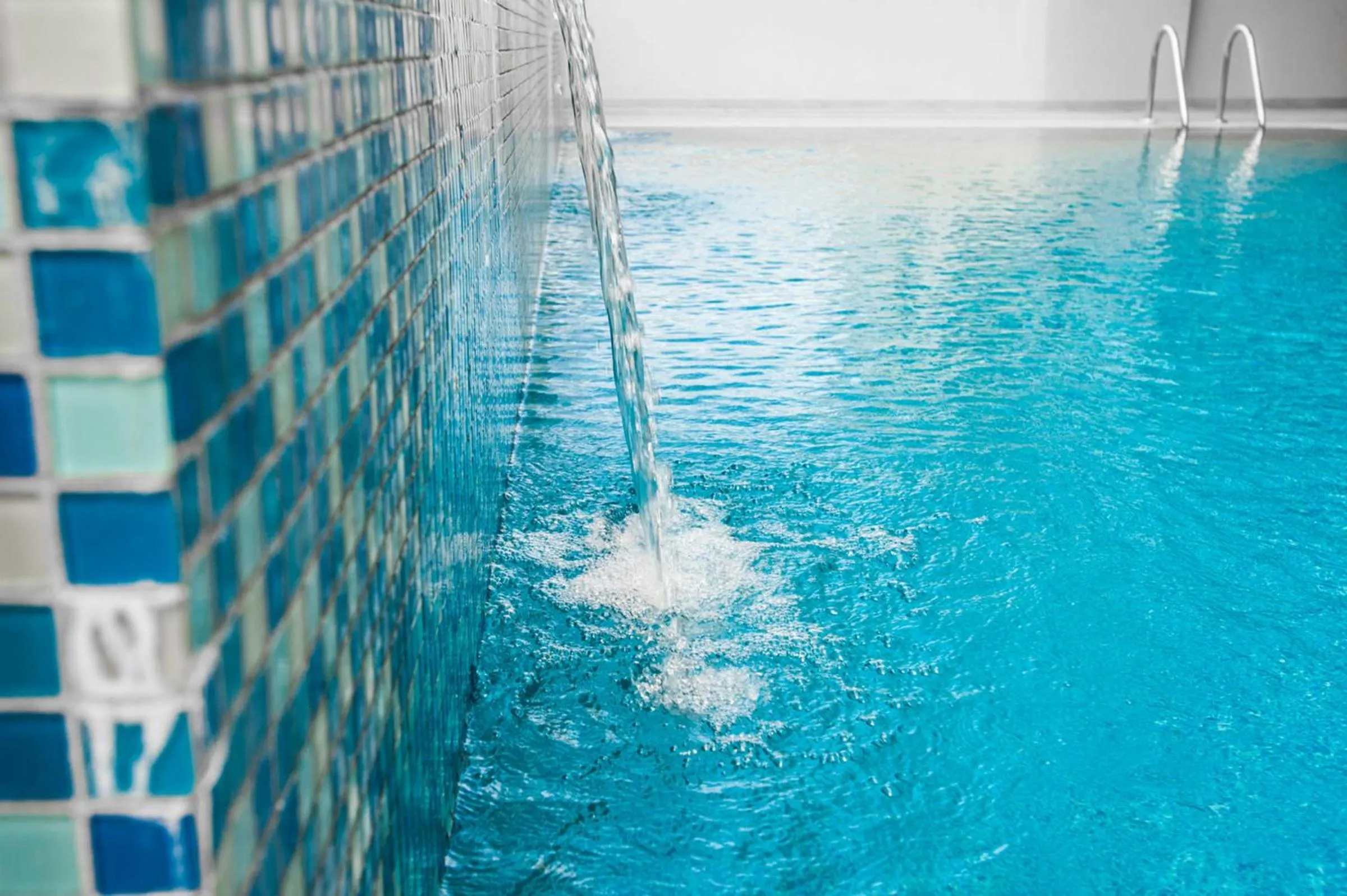 Swimming pool in Badi'ah Hotel