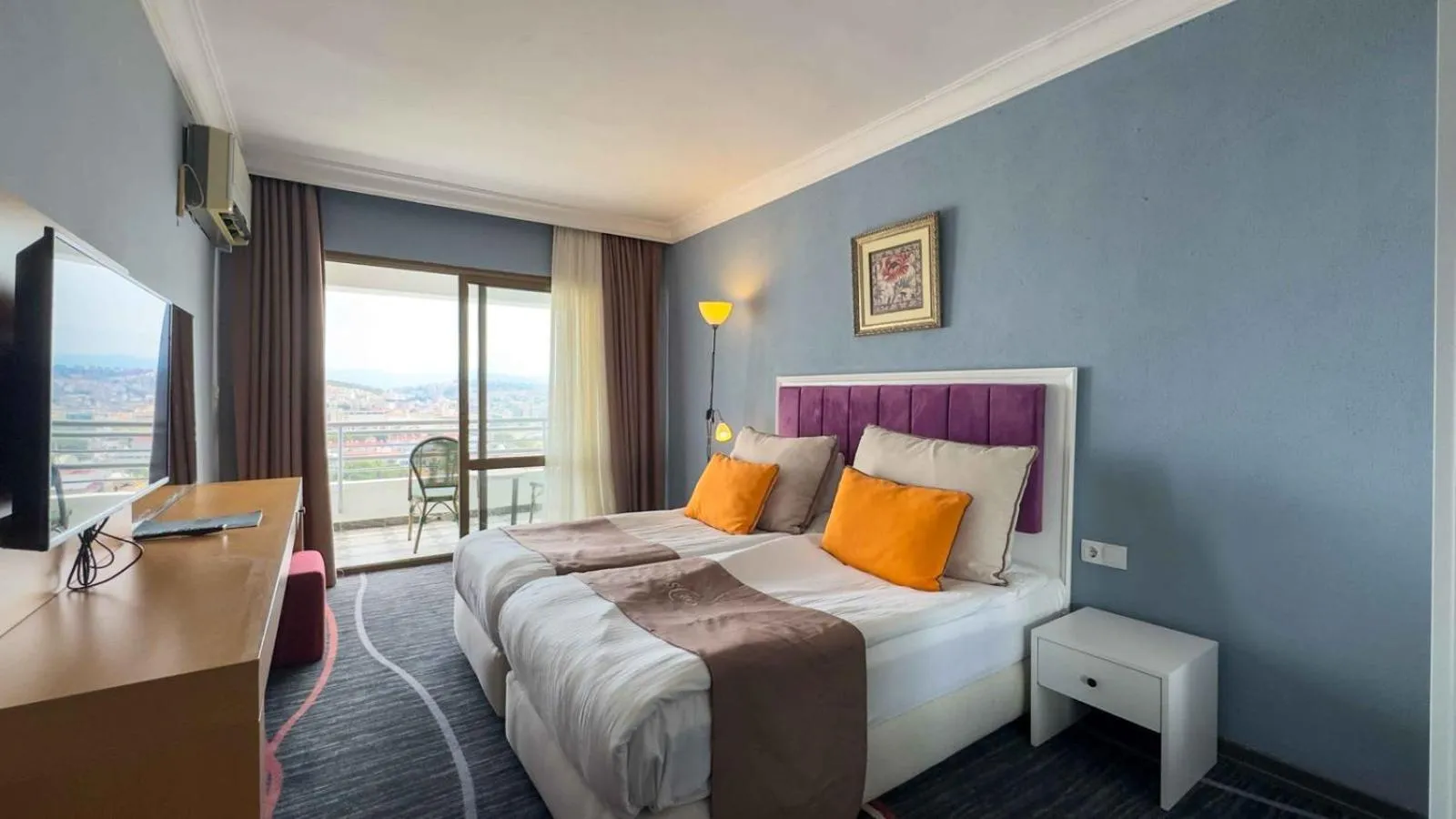 Bed in Suhan Seaport Hotel