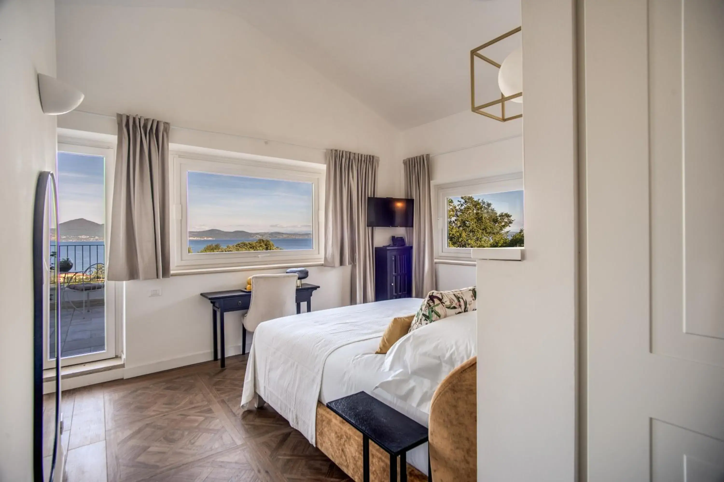 Junior Suite with Terrace and Panoramic View in Vigna Caio Relais & Spa Junior Suite with Terrace and Panoramic View in Vigna Caio Relais & Spa