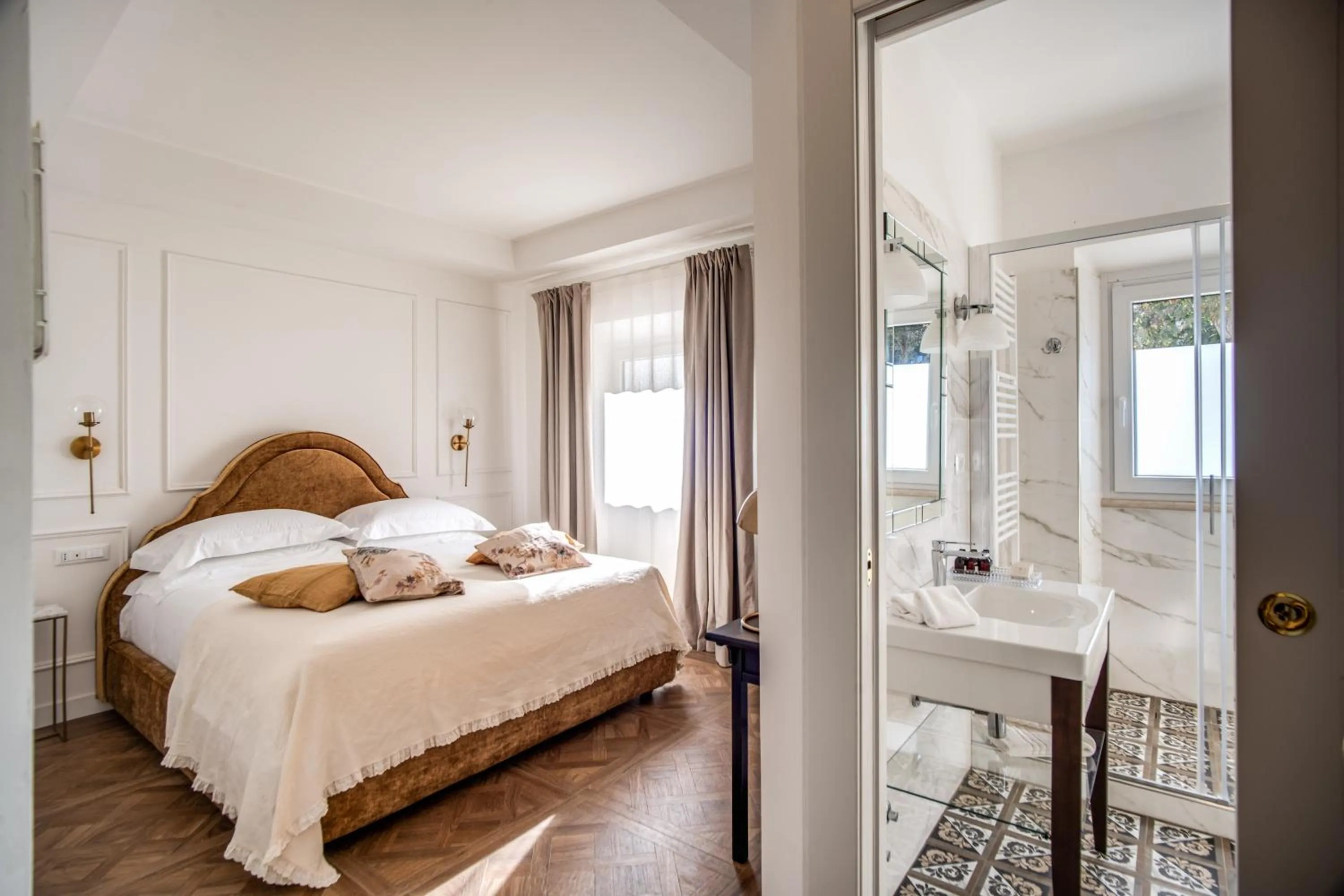 Bathroom, Bed in Vigna Caio Relais & Spa