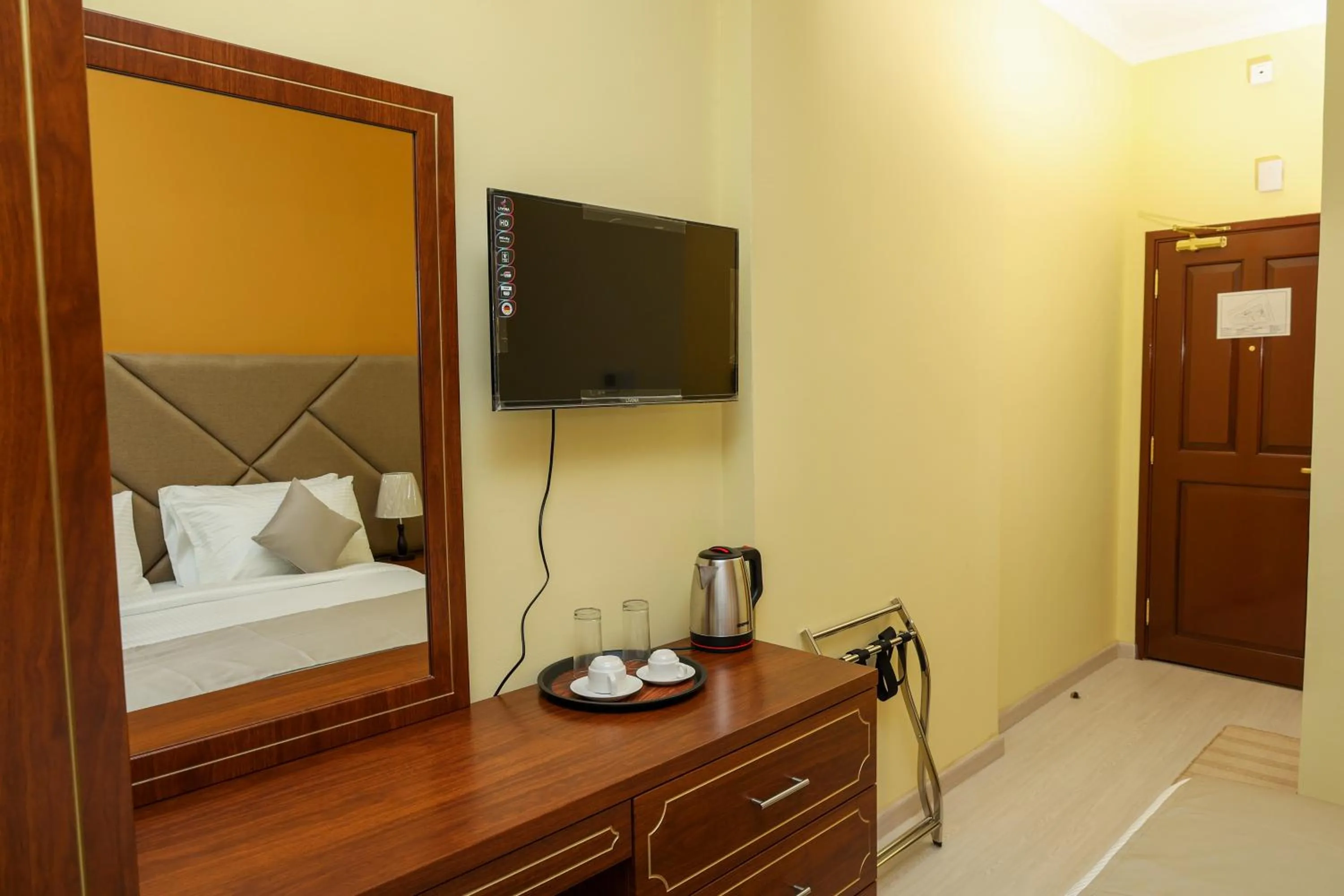 TV and multimedia, Bed in Grand Marino Hotel