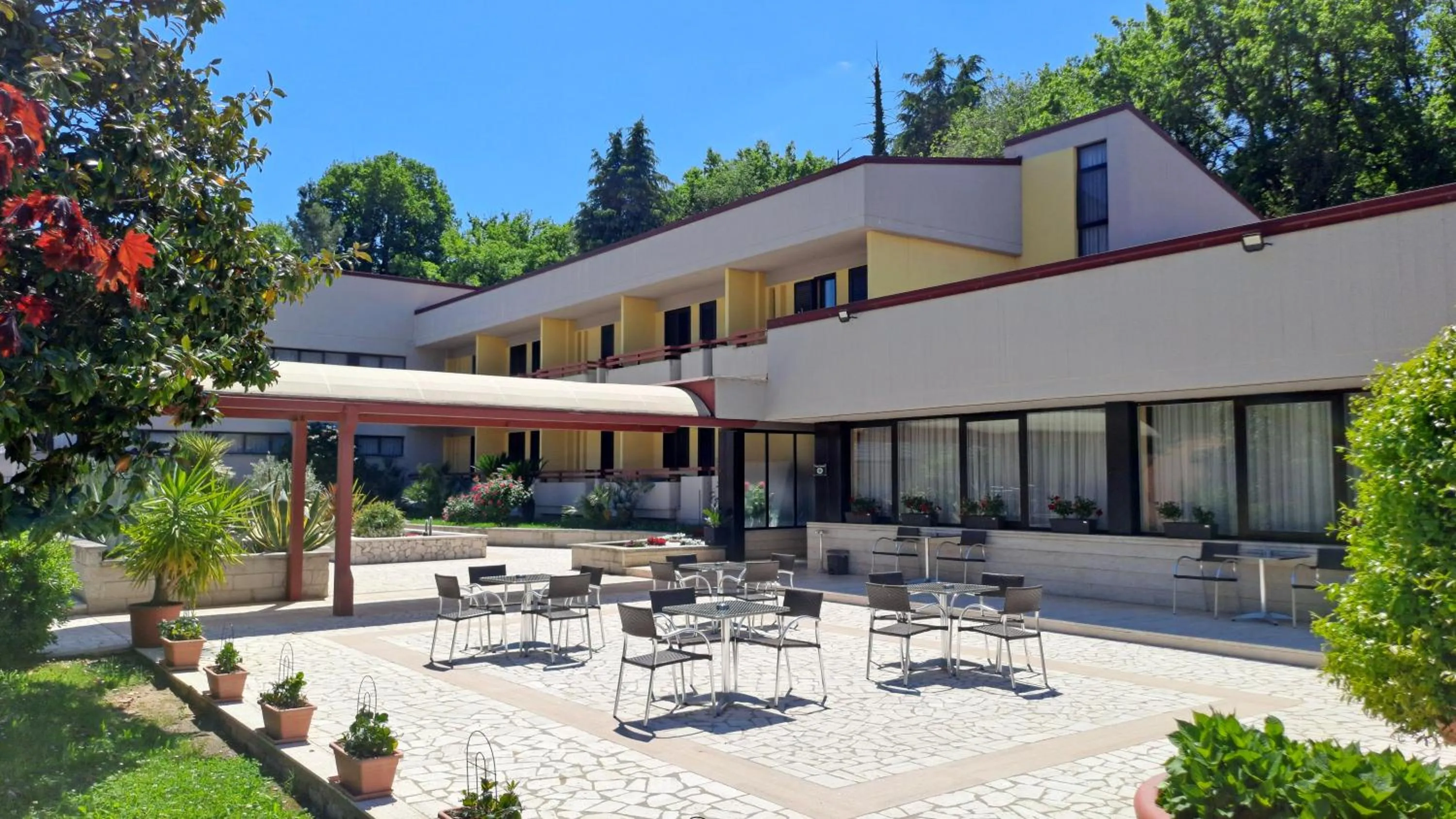 Patio in Hotel Pennile