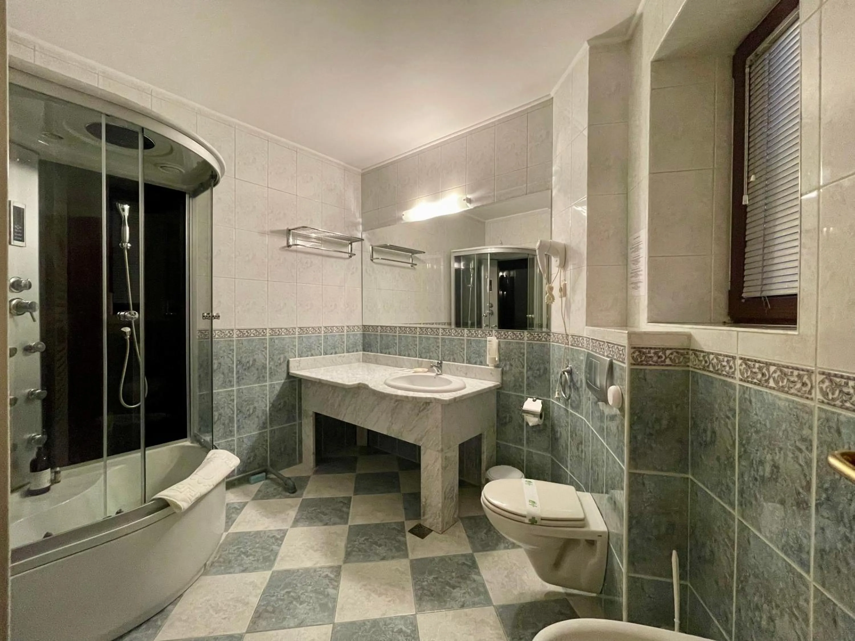 Shower in Vila Condor